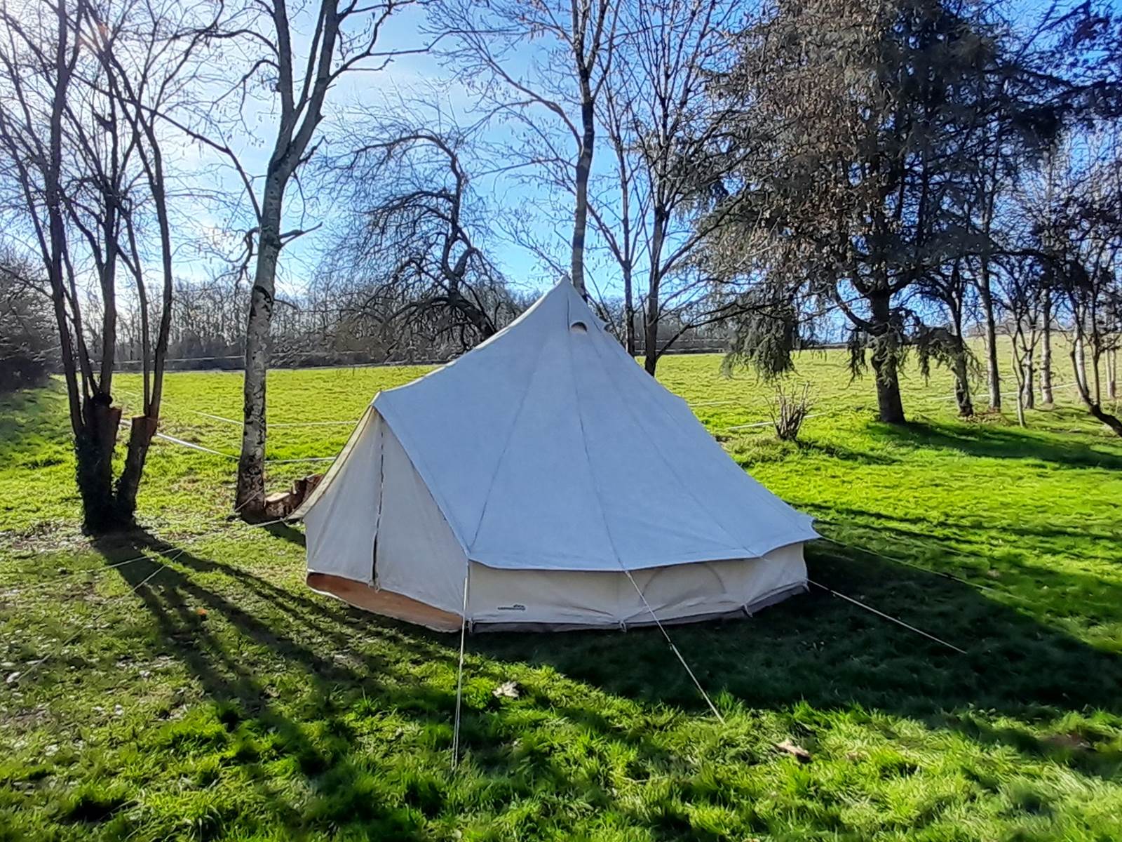 Domaine_de_Calabel©_Pouylebon_vacances_piscine_gers_tipi_insolite-carousel