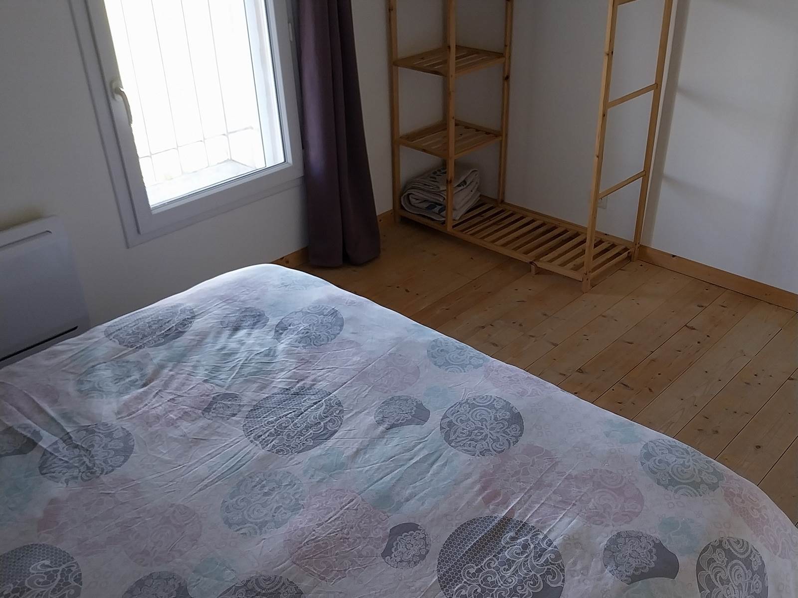 vue lit 160 avec penderie gite eva