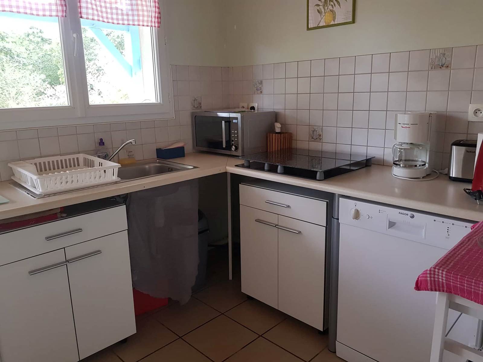 COMBI FOUR MICRO ONDES + 1 AUTRE MEUBLE