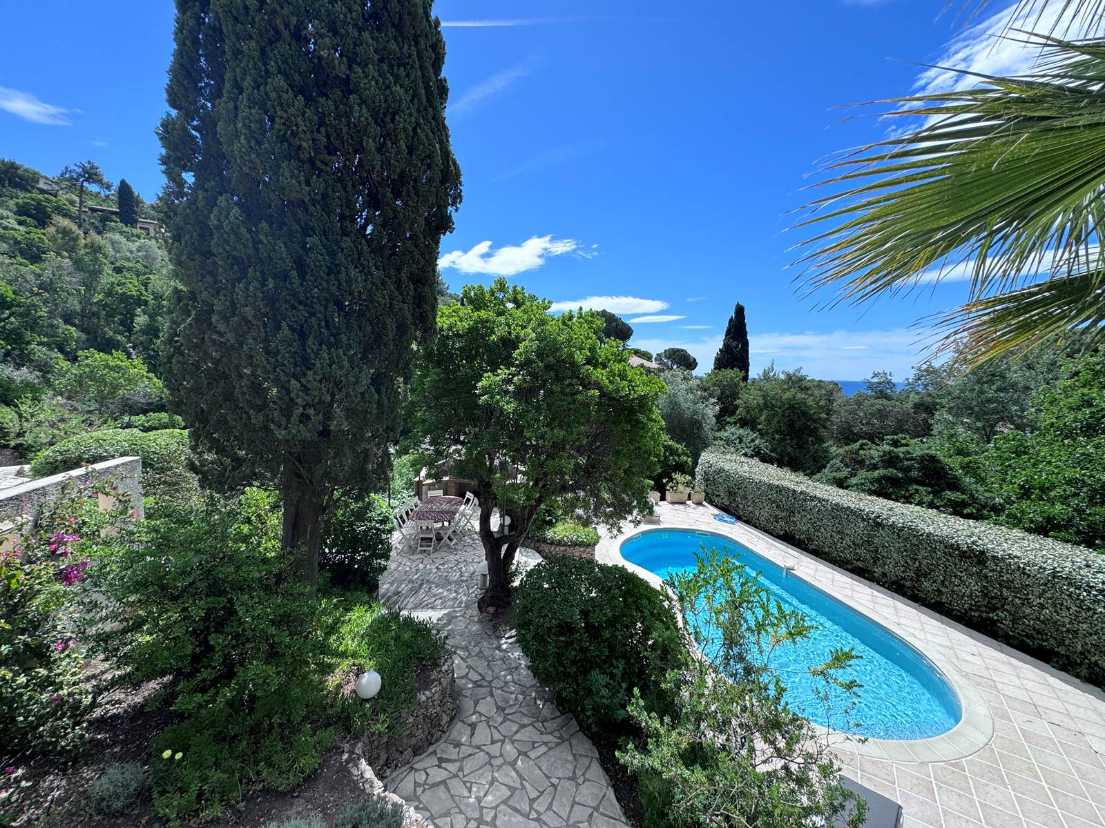 VILLA AGATHEA - LES ISSAMBRES -  LA PISCINE