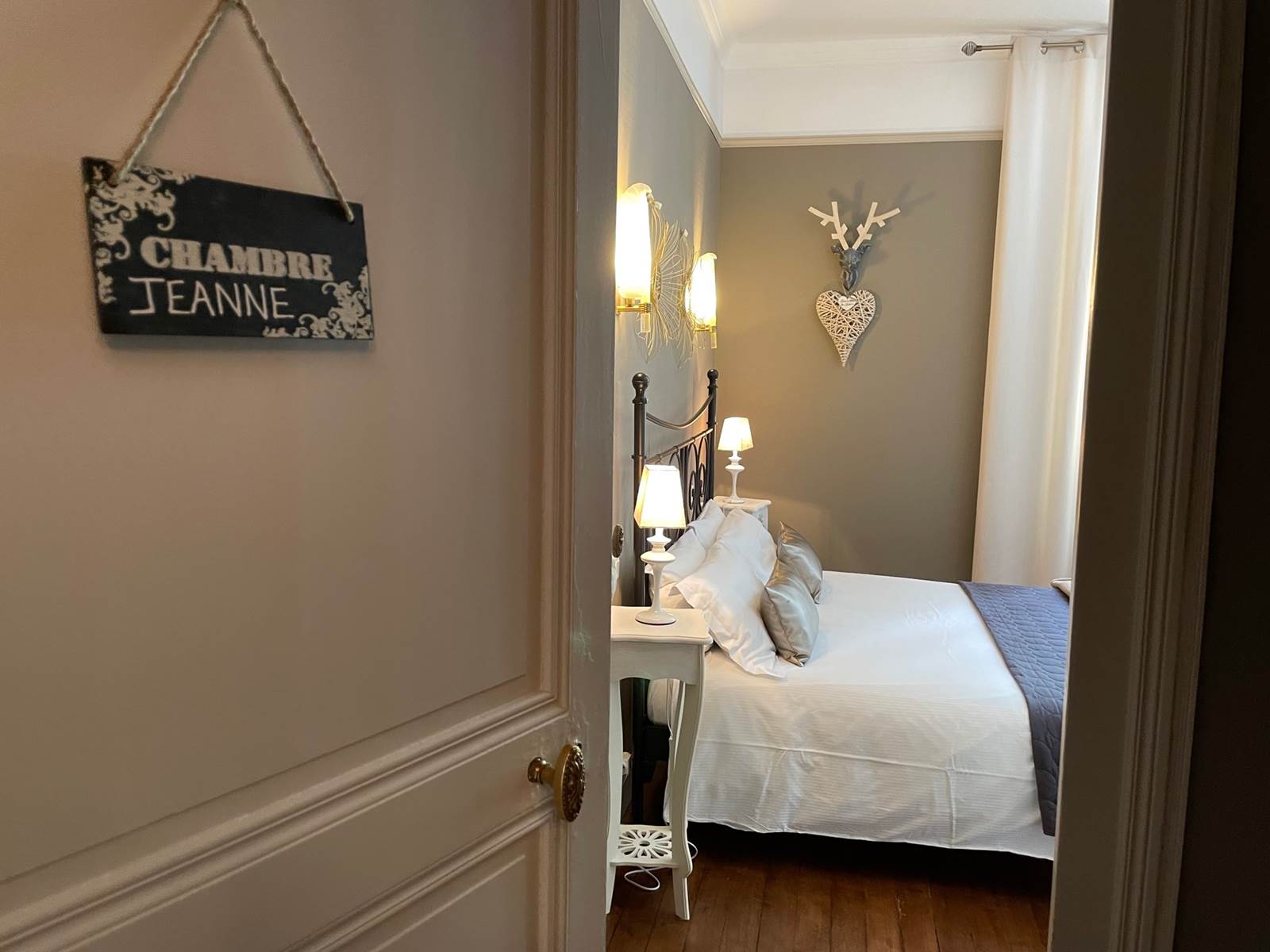 hall avec melusine-carousel