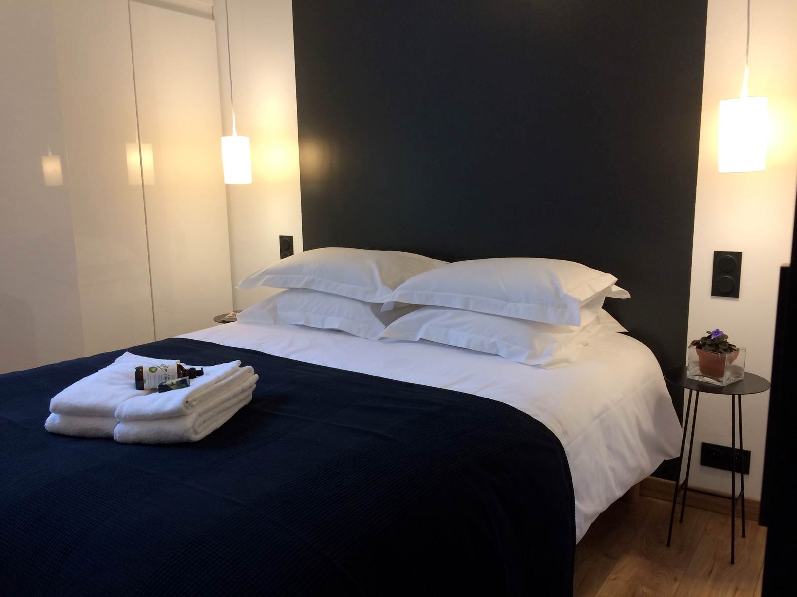 Vous préférez le lit Queen size ou deux lits single ? Précisez-le à la réservation.