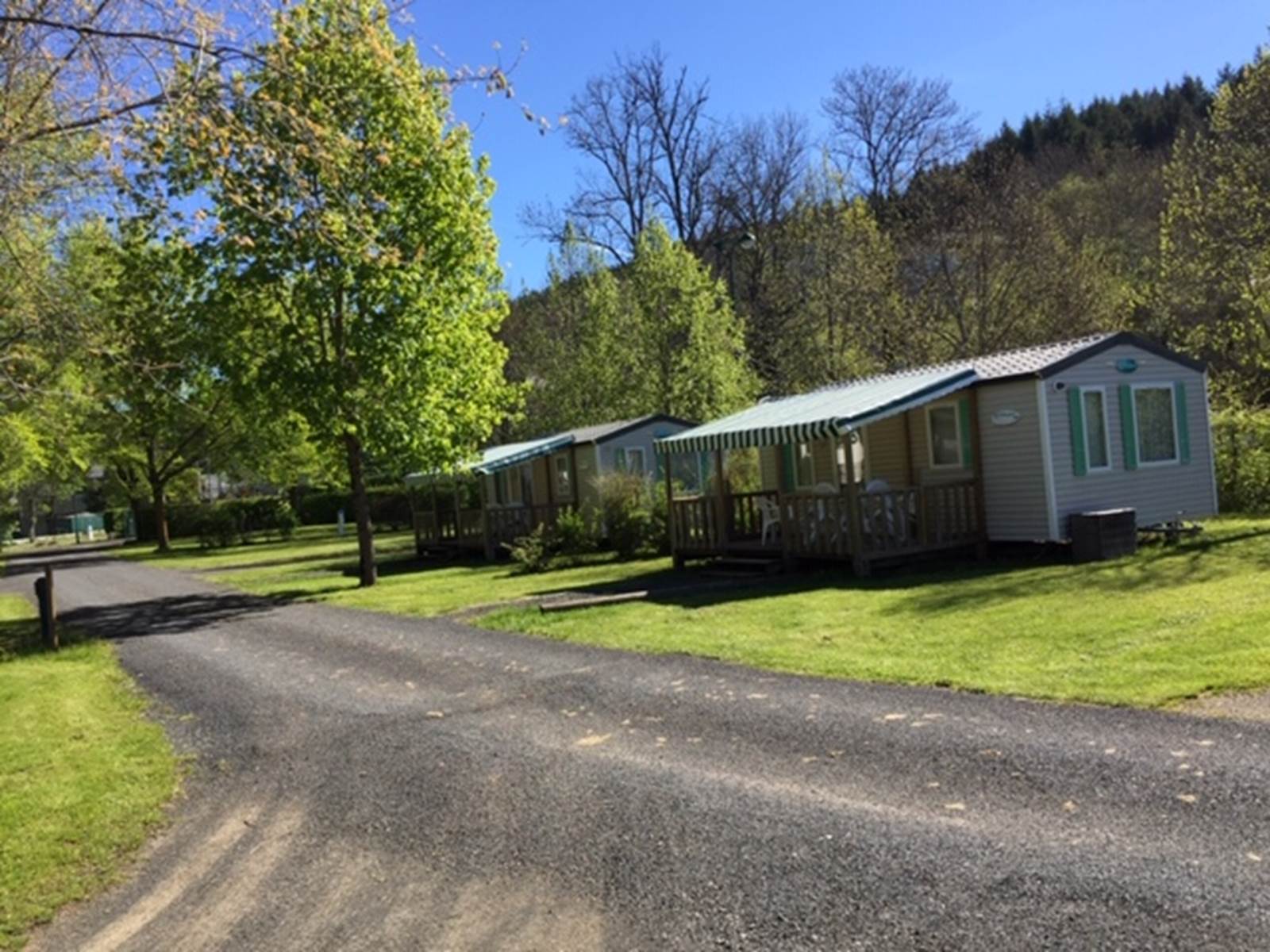 mobile home le sedour riom es montagnes cantal (1)