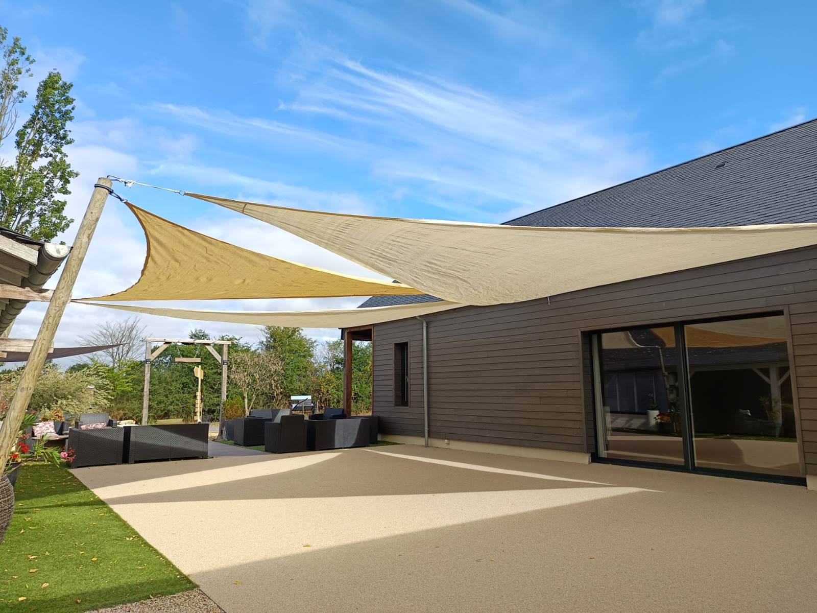 terrasse-ombragee-hameau-des-deux-ailes