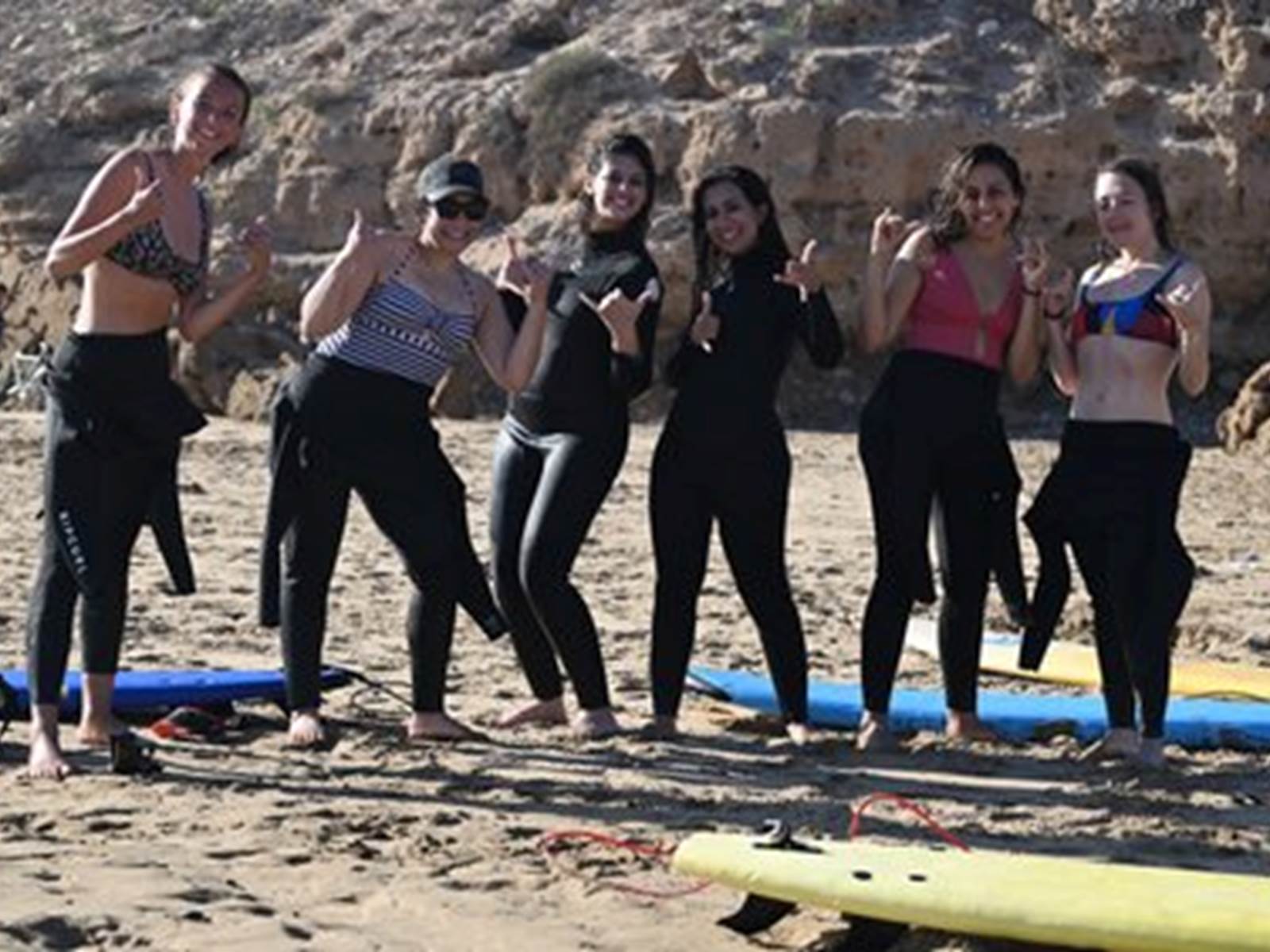 SURFSCHOOL BY ALI - Séjour de surf à Tamraght - Cours de surf privé ou en groupe