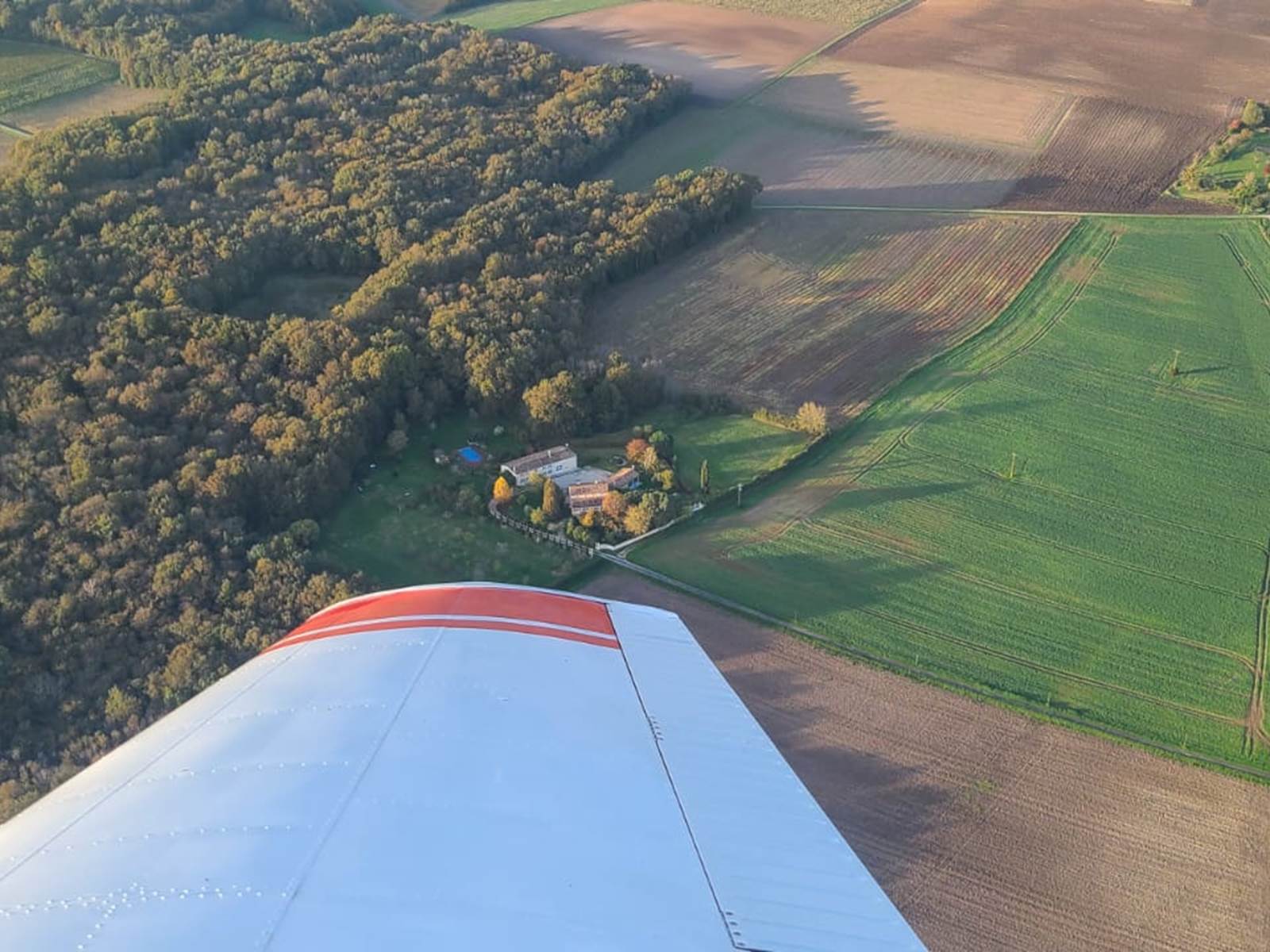 Détente au cœur de la nature. Vol au dessus du domaine-carousel
