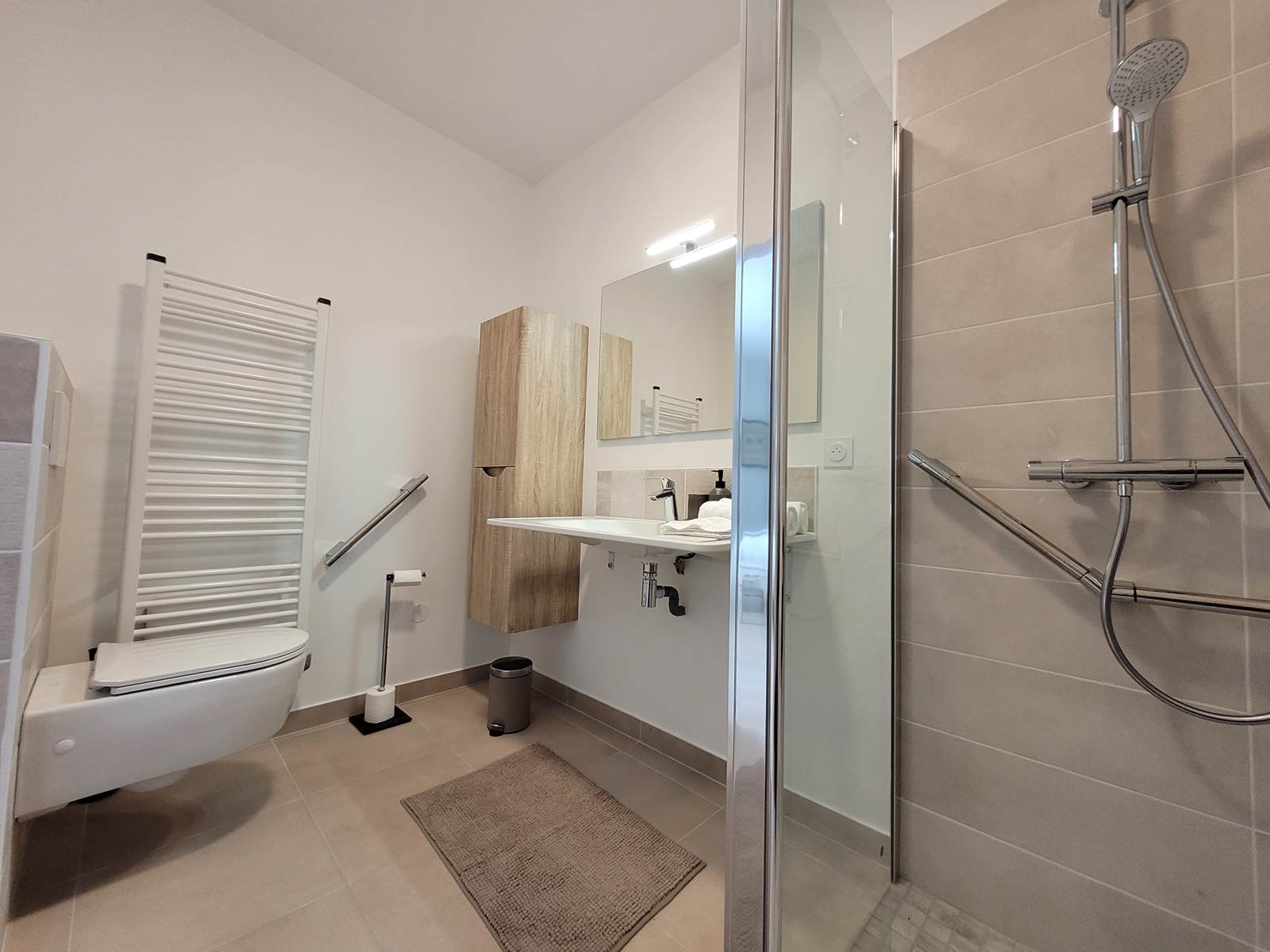 Chambre Glénan - Salle d'eau-carousel