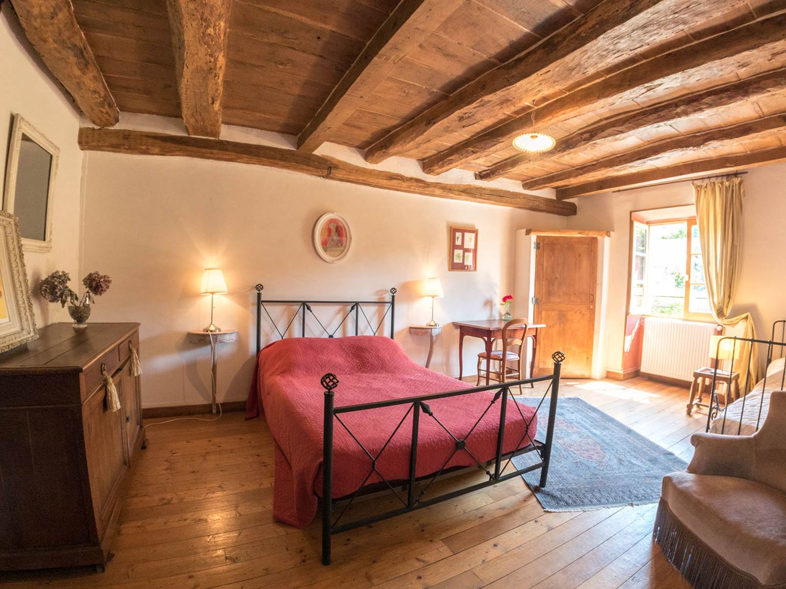 Chambre "Bois" - 1 lit double et 1 lit simple-carousel