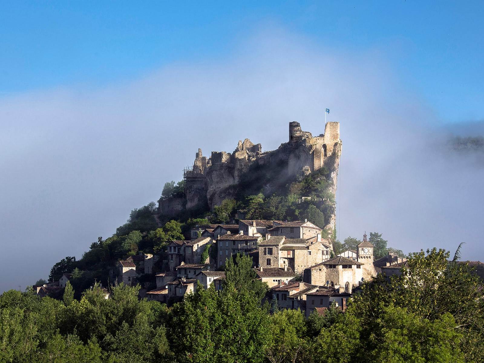 forteresse-penne-villagecjacques-sierpinski-min