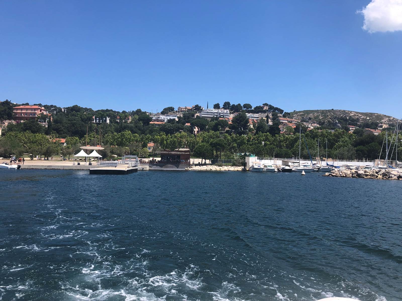 Arrivée à l'Estaque avec la navette maritime depuis le Vieux Port, les Iles du Frioules ou Les Goudes
