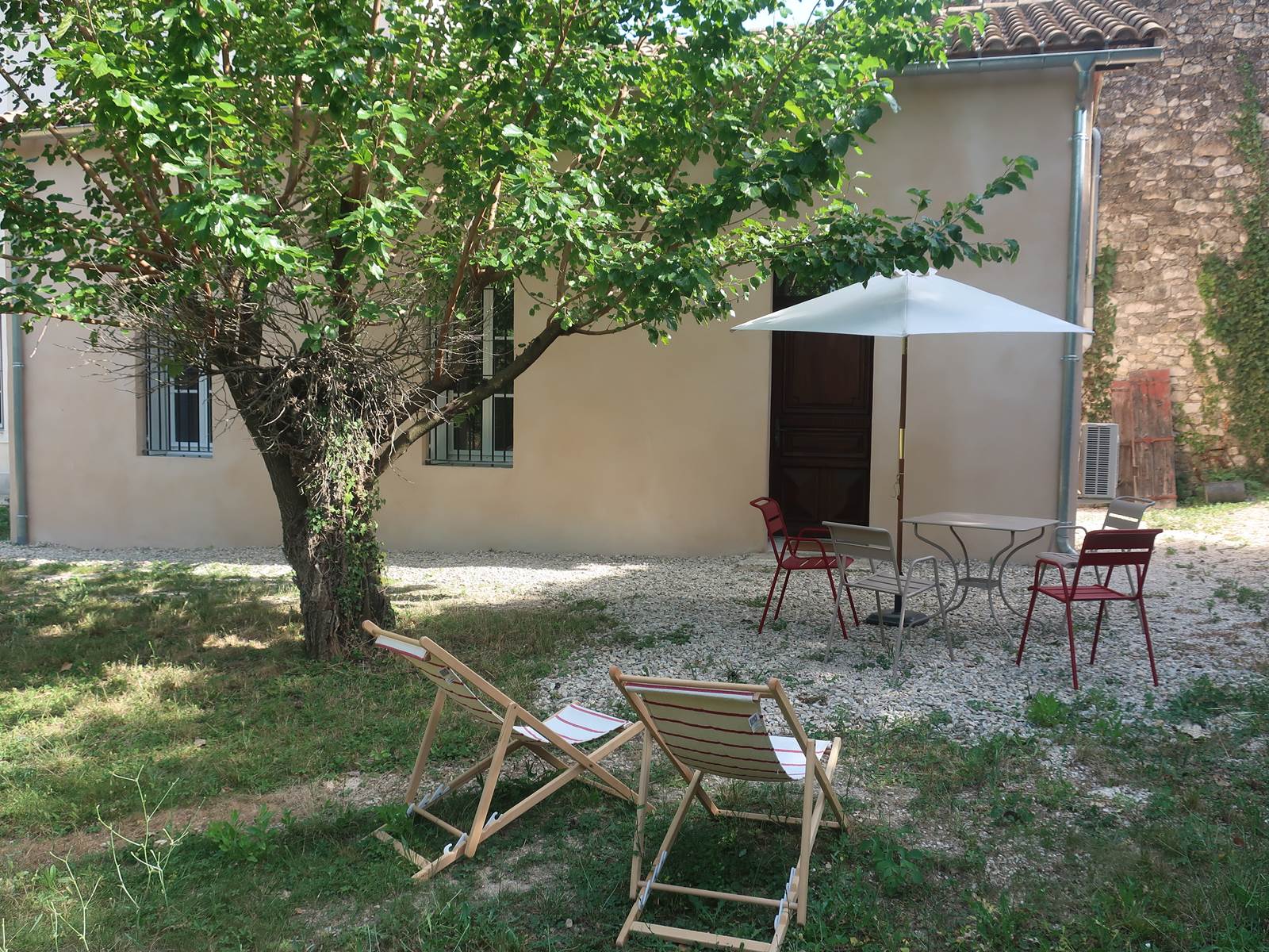 Gîte Domaine de Valmont 34, un salon de Jardin