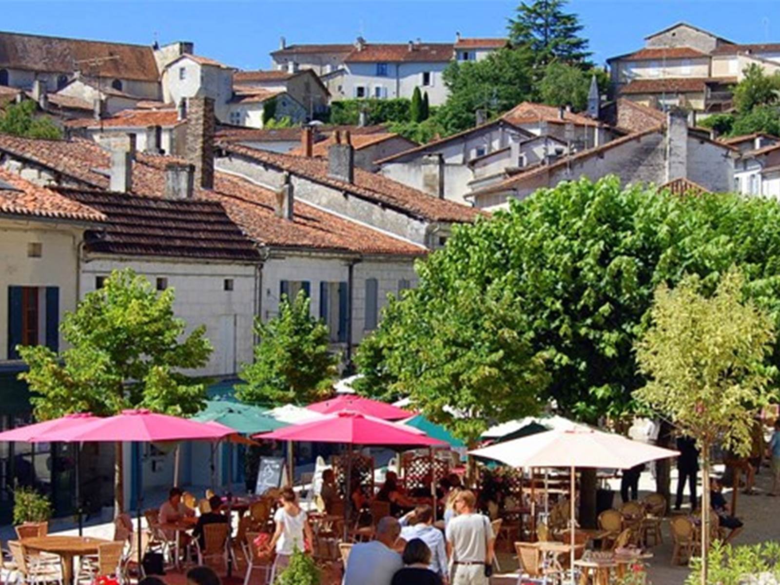 Place trarieux Aubeterre-carousel