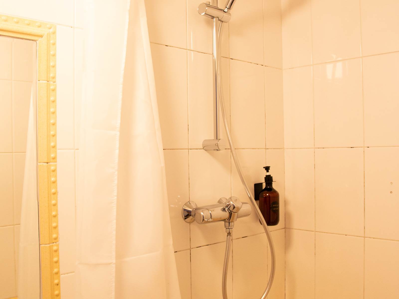 Salle de douche PRUNE
