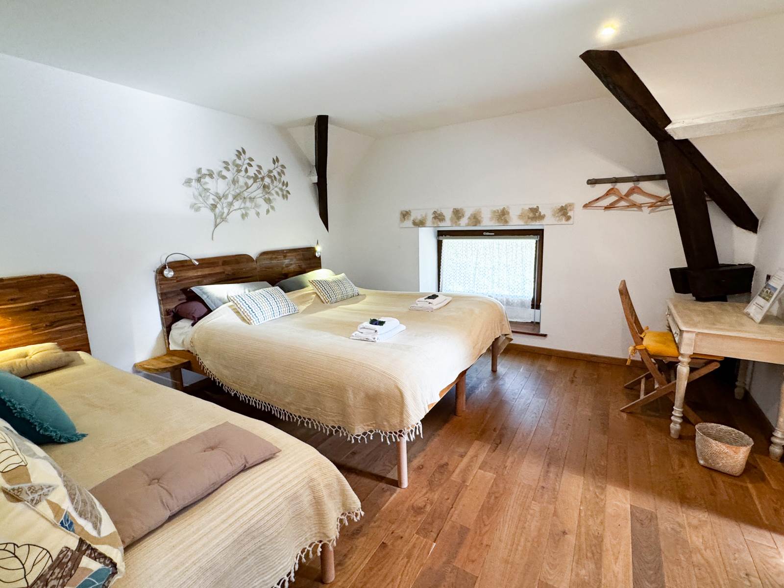 Chambre Kaolin vs lit de couple et lit simple avec sdb wc