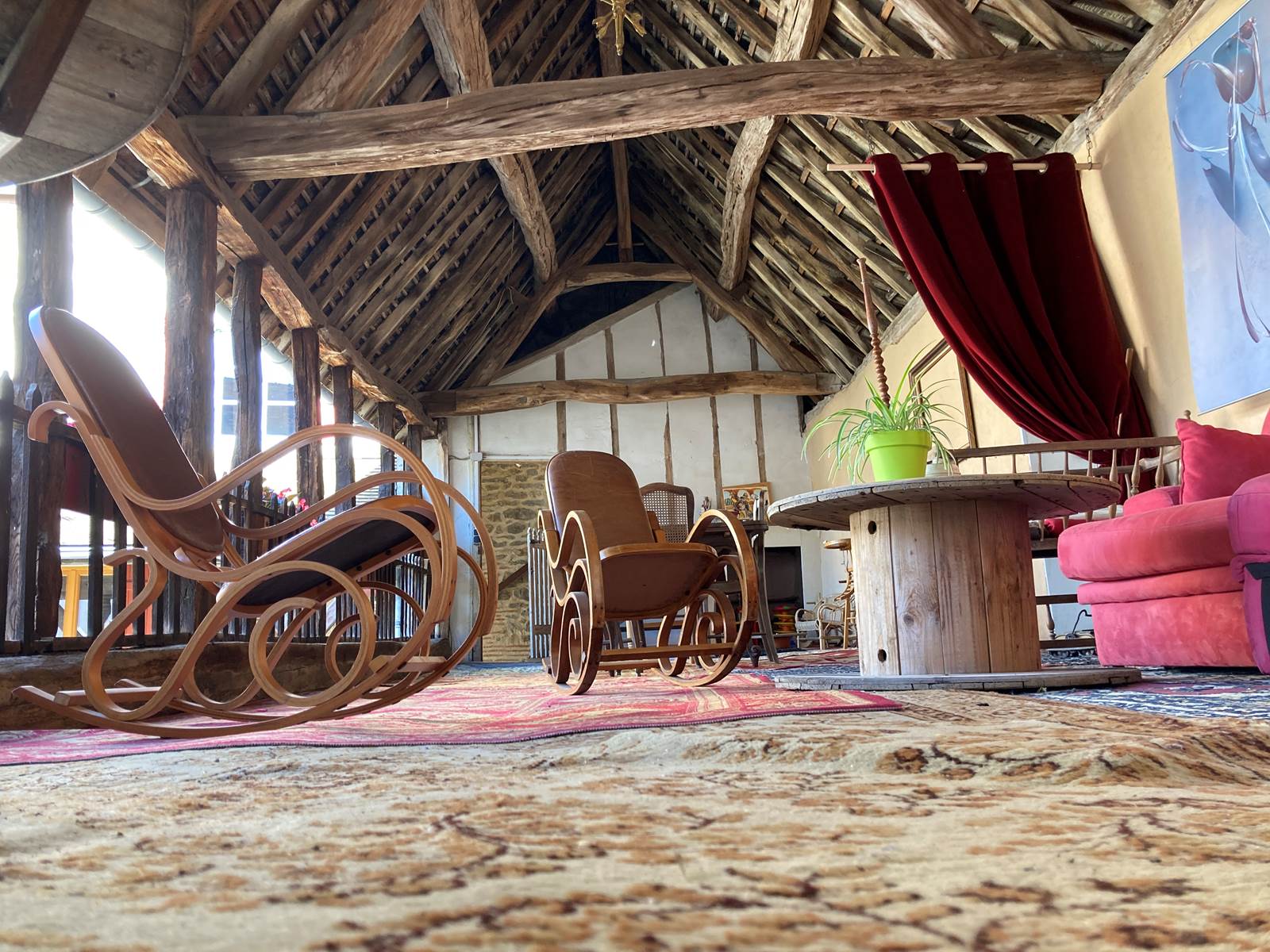 Une maison d'hôte où il fait bon vivre et partager, un petit-déjeuner, un verre, un livre, une conversation ...-carousel