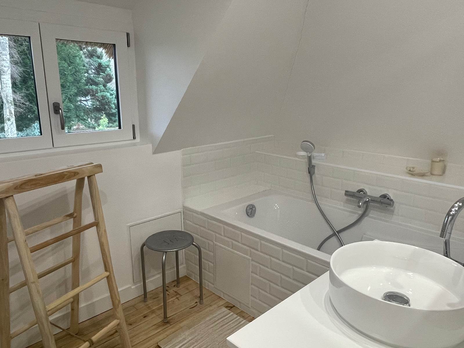 la salle de bain de l'étage