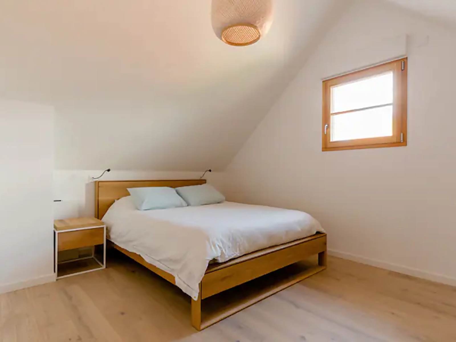17-Le duplex vue Lac et montagnes-CHAMBRE ETAGE 1