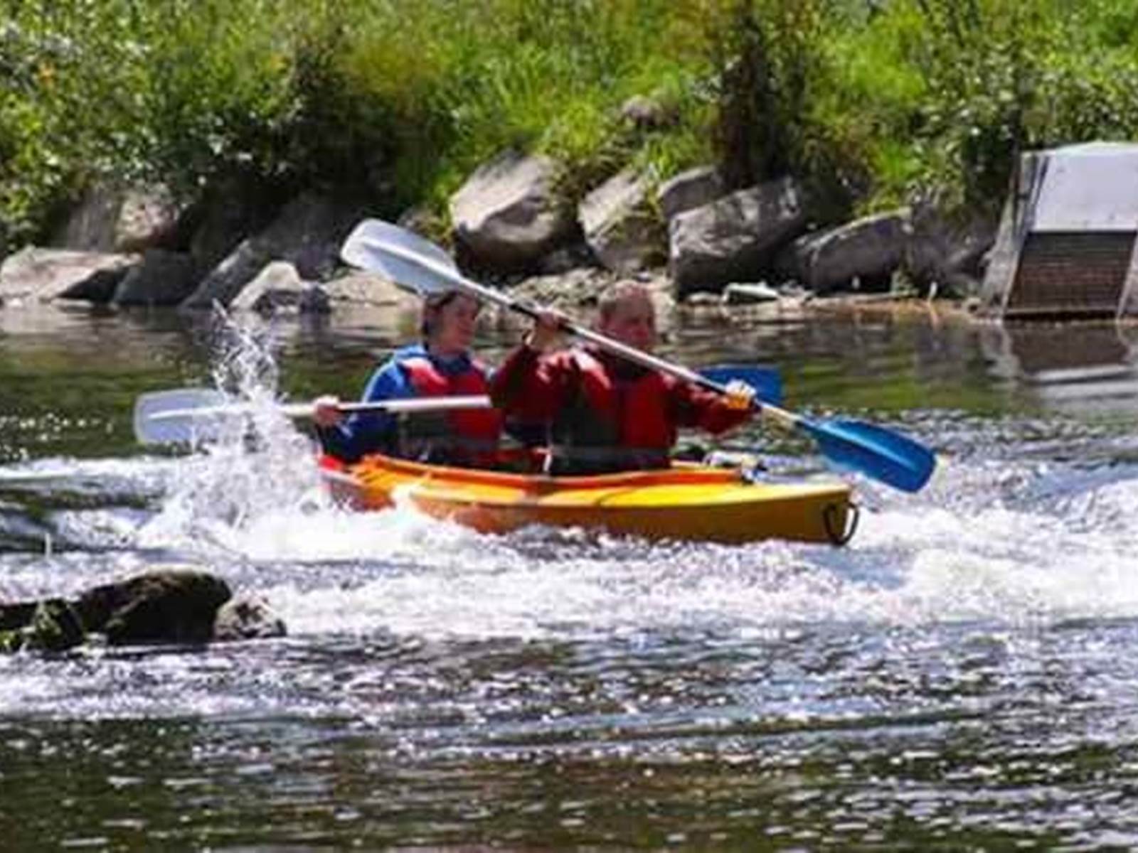 Kayak "Les Remous" à 5 ' à pied du gîte