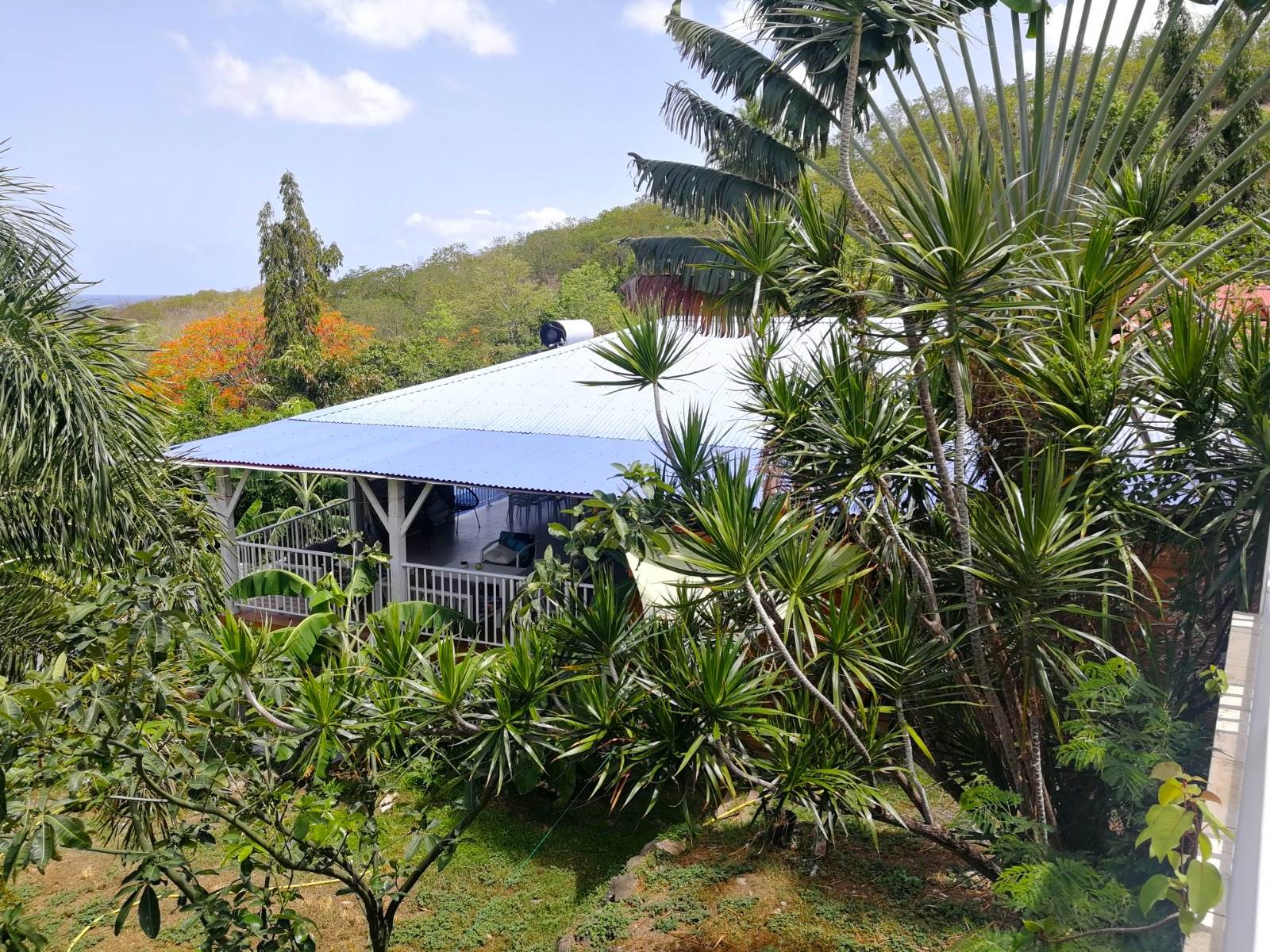 Vue maison depuis le jardin