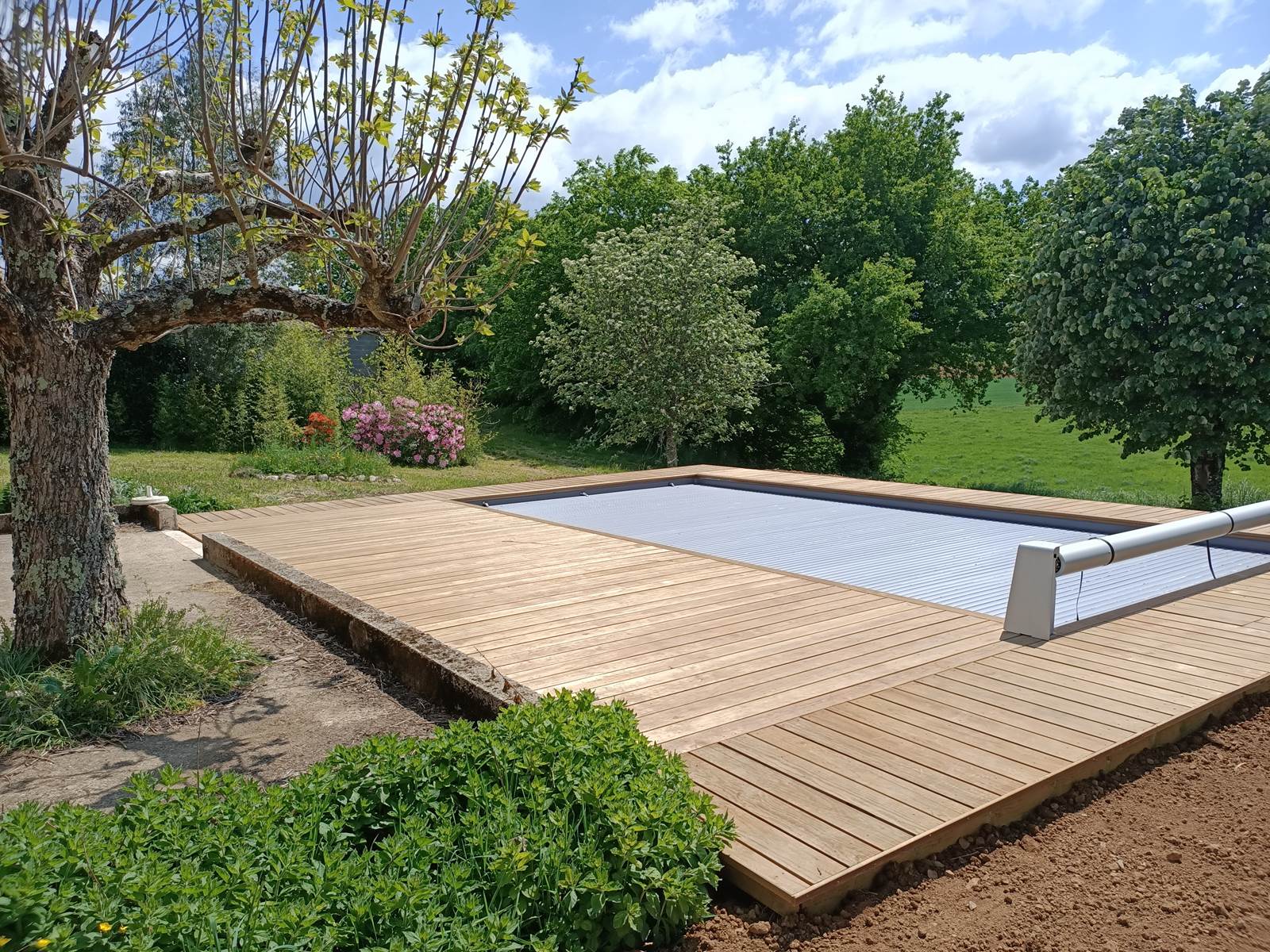 Piscine côté jardin