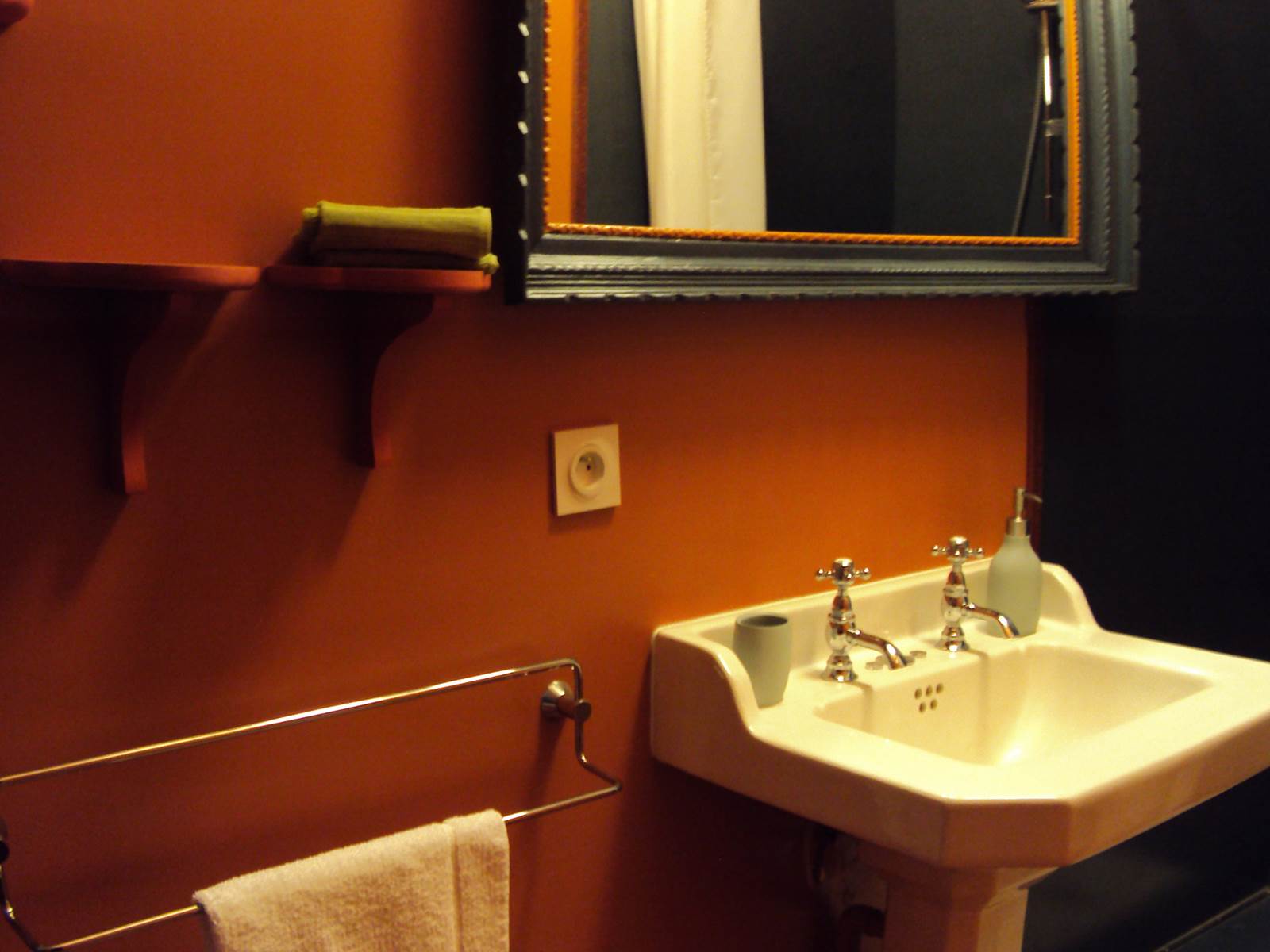 Chambre Esclarmonde de Foix - Détail de la salle d'eau