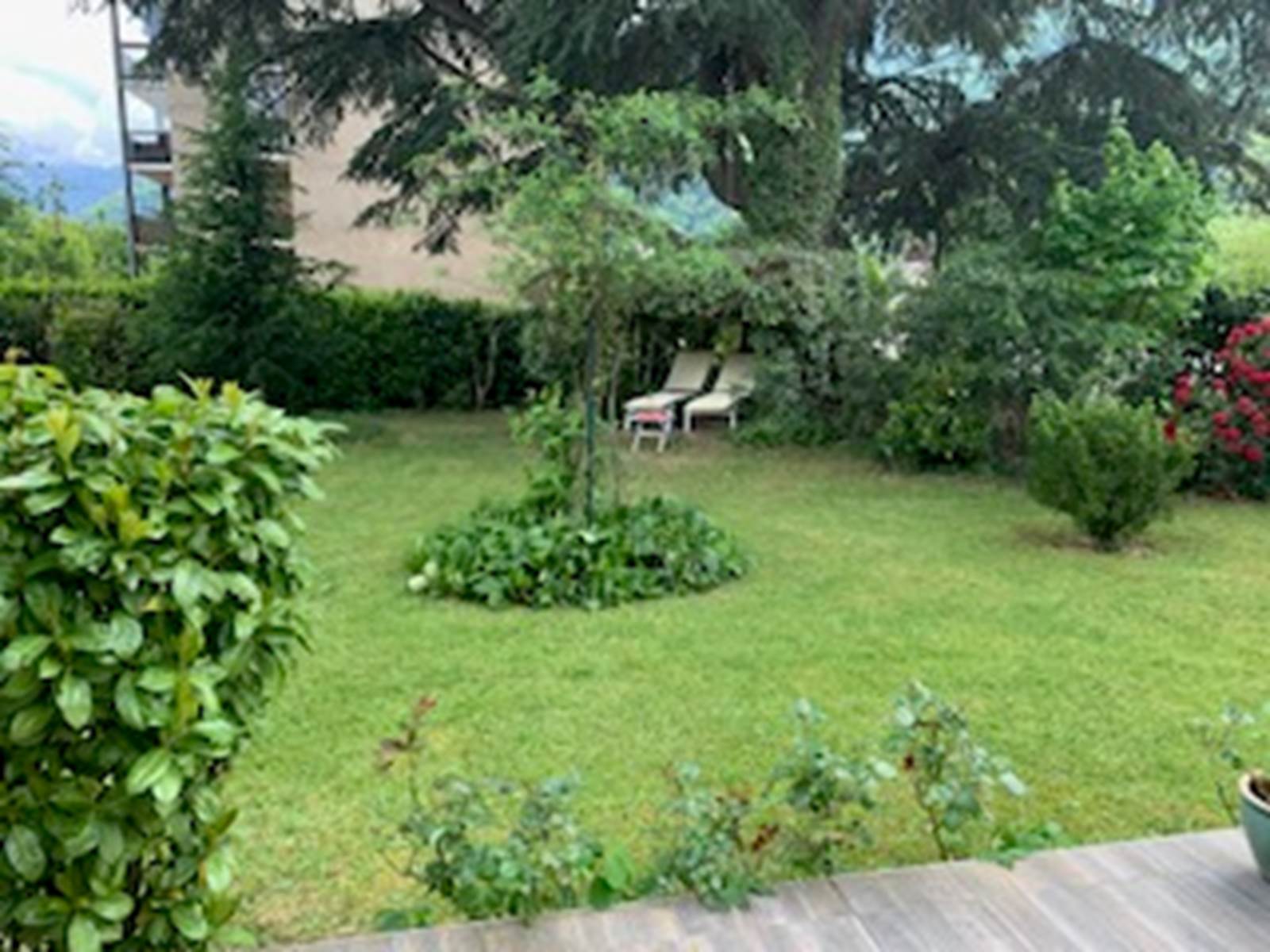 Jardin privatif pour la joie des enfants