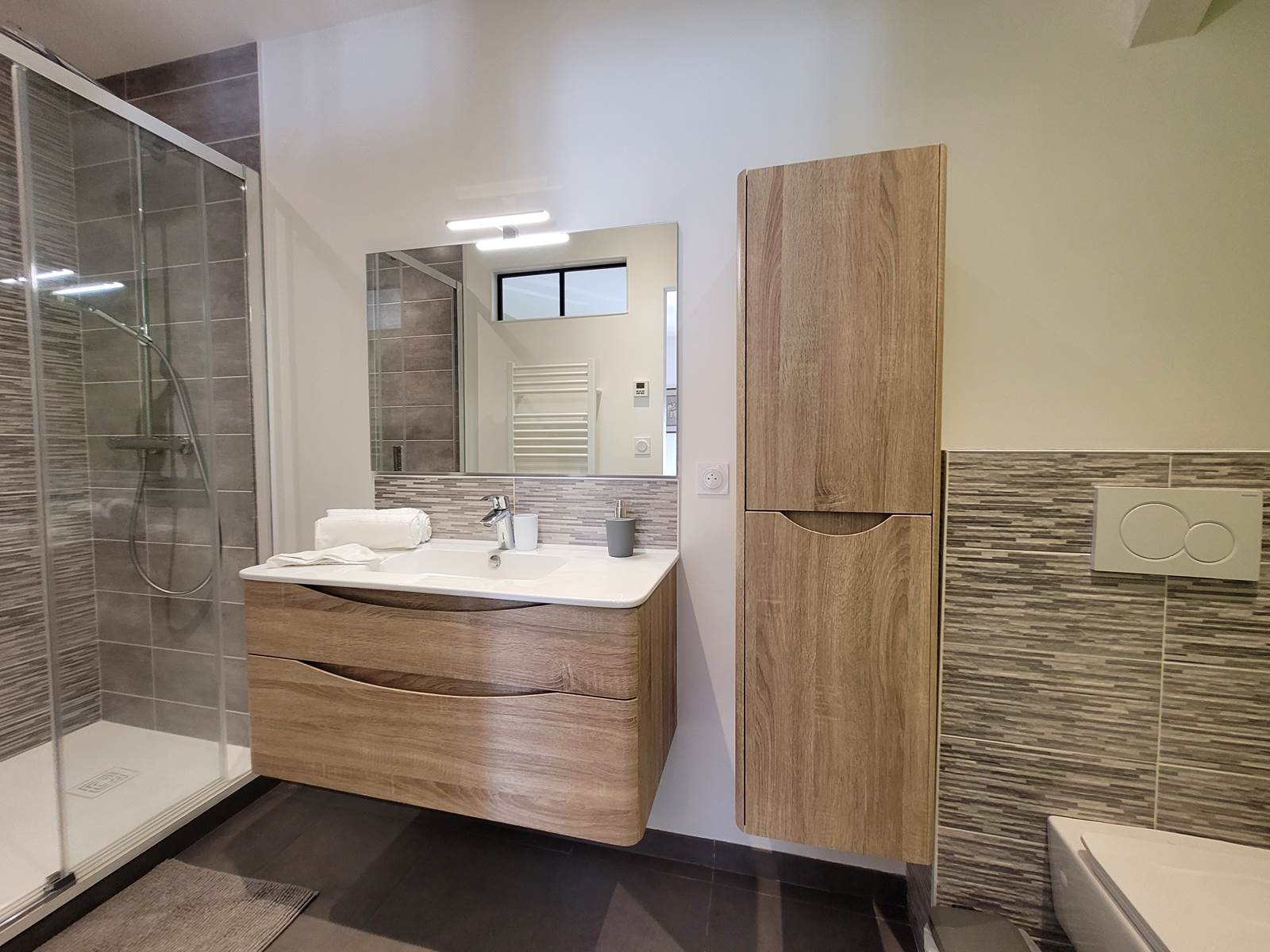 Chambre Bélon - salle d'eau-carousel