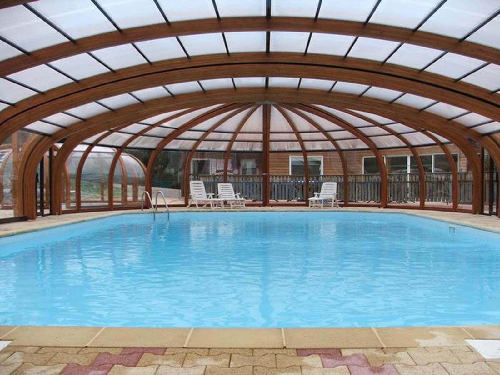 Intérieur piscine 1