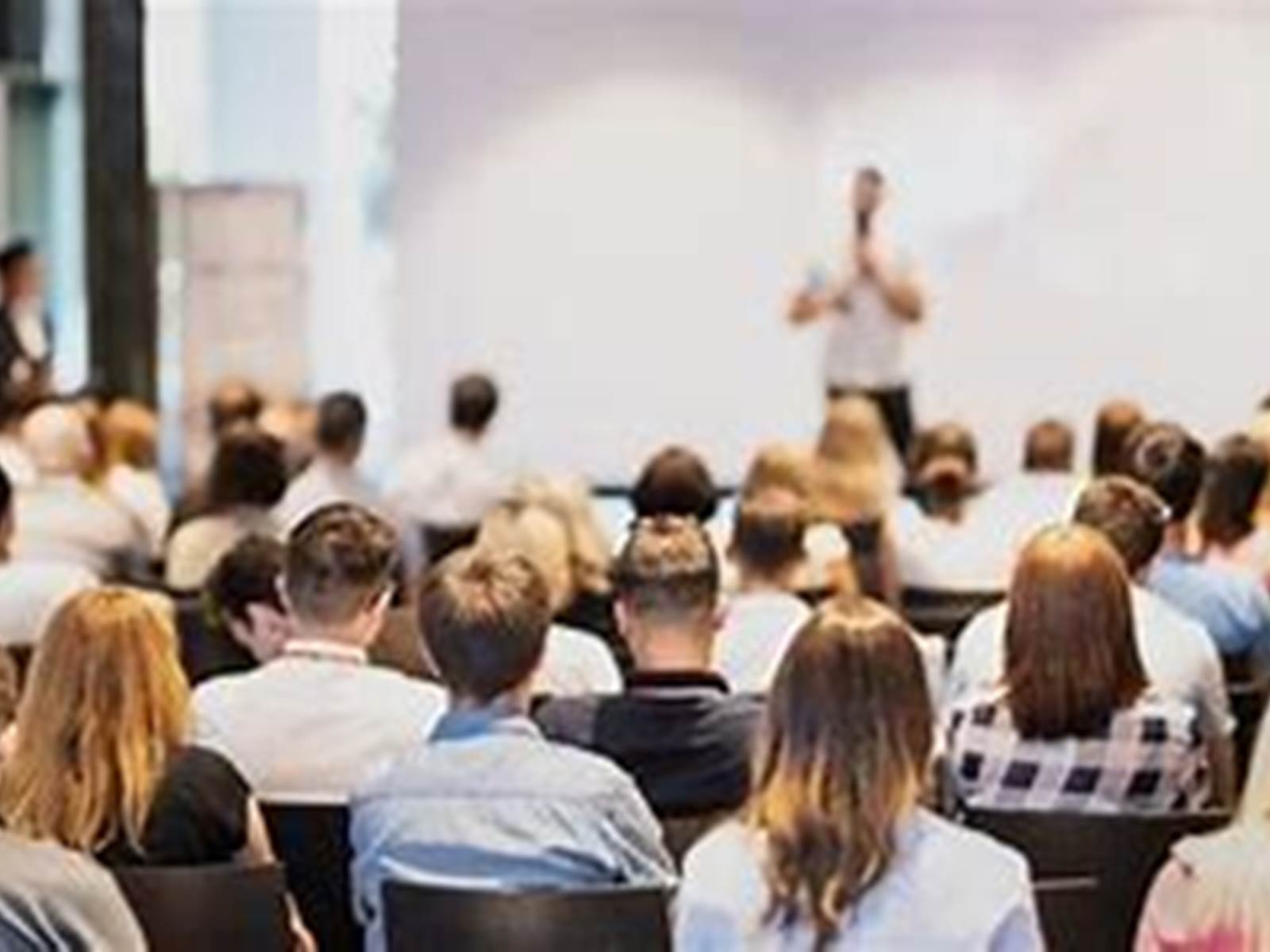 image séminaire hameau des deux ailes