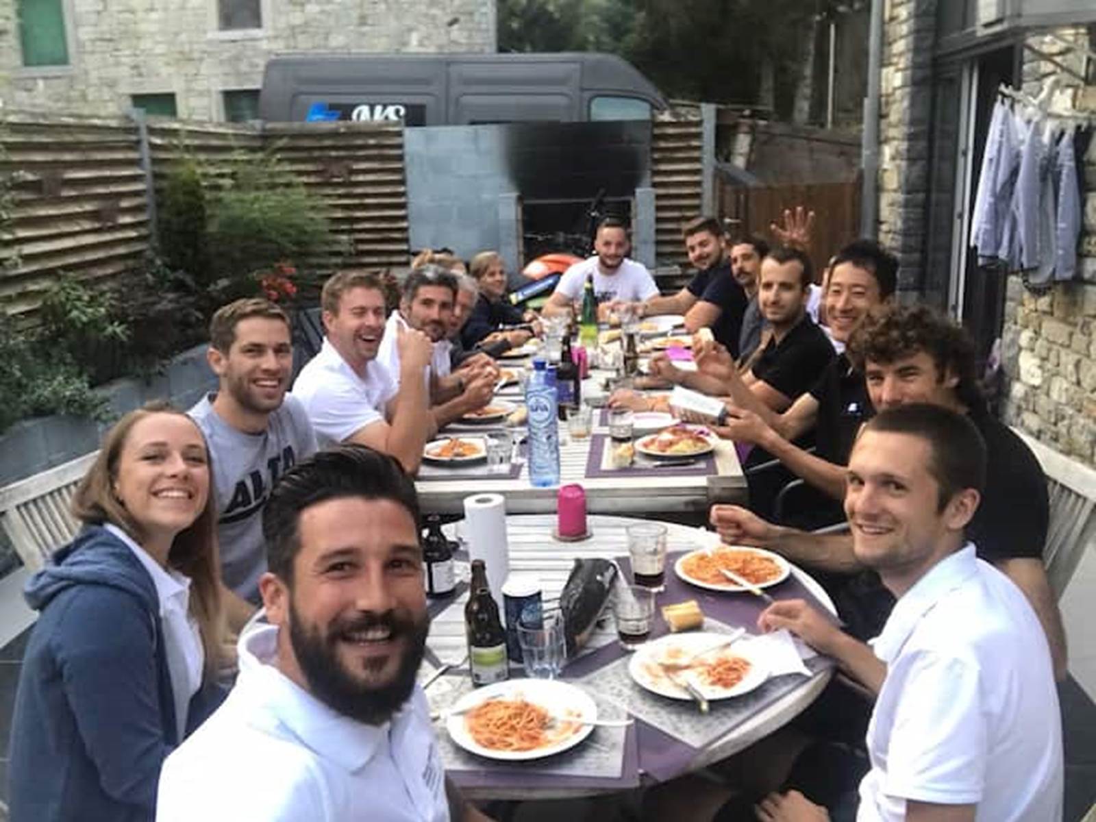 L'été cette grande terrasse fleurie fera le bonheur de vos proches