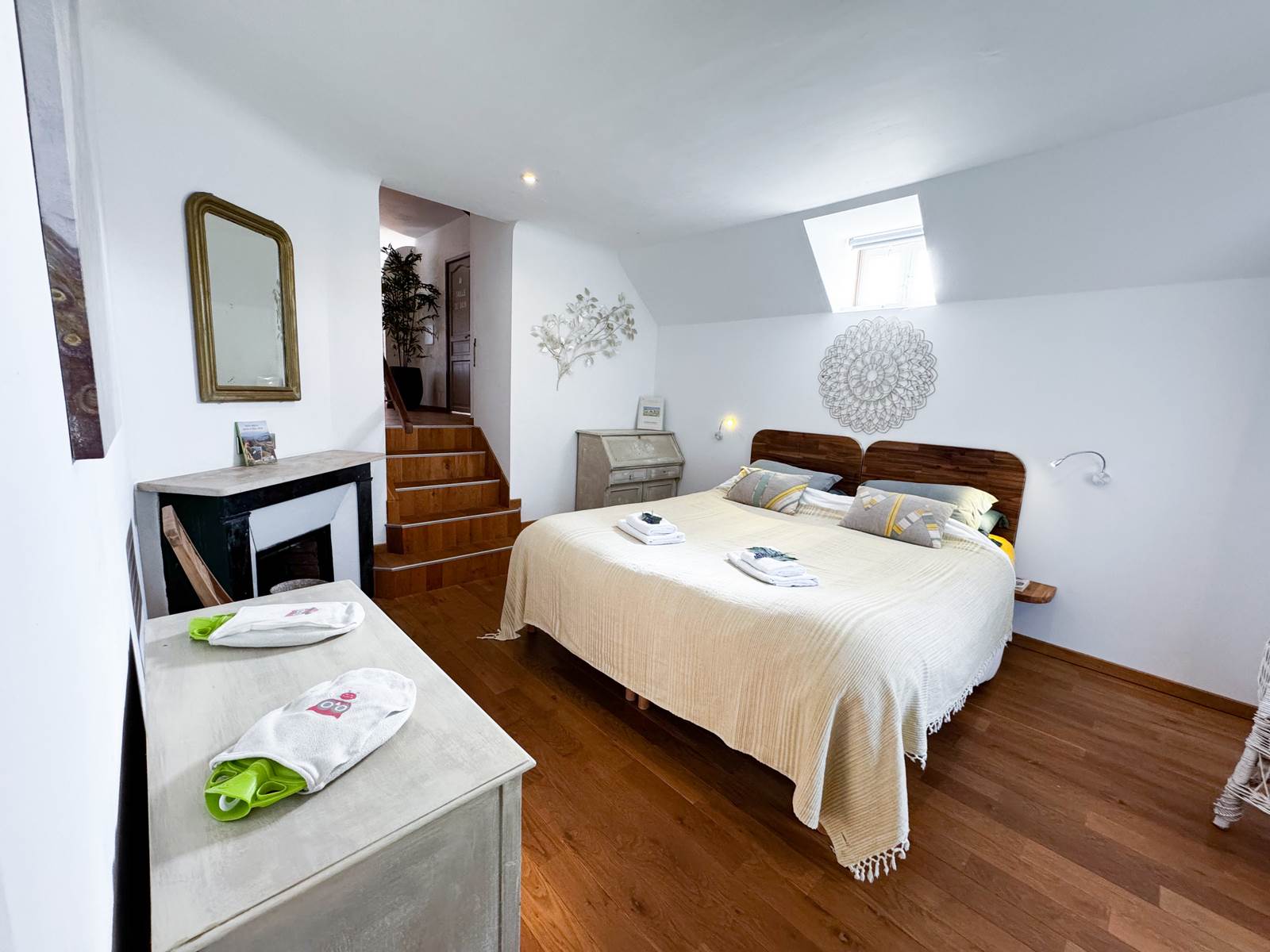 chambre Calendula vs lit de couple avec salle de bain wc privatif