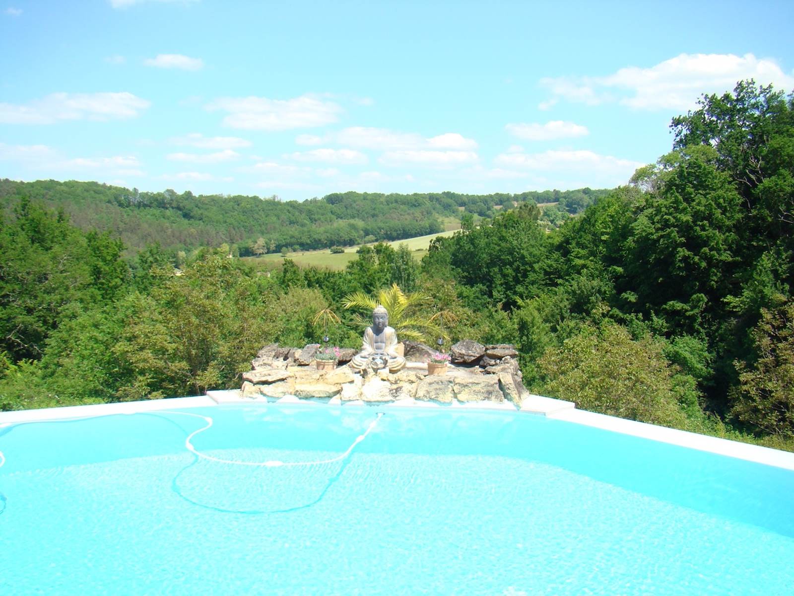 La vue de la piscine