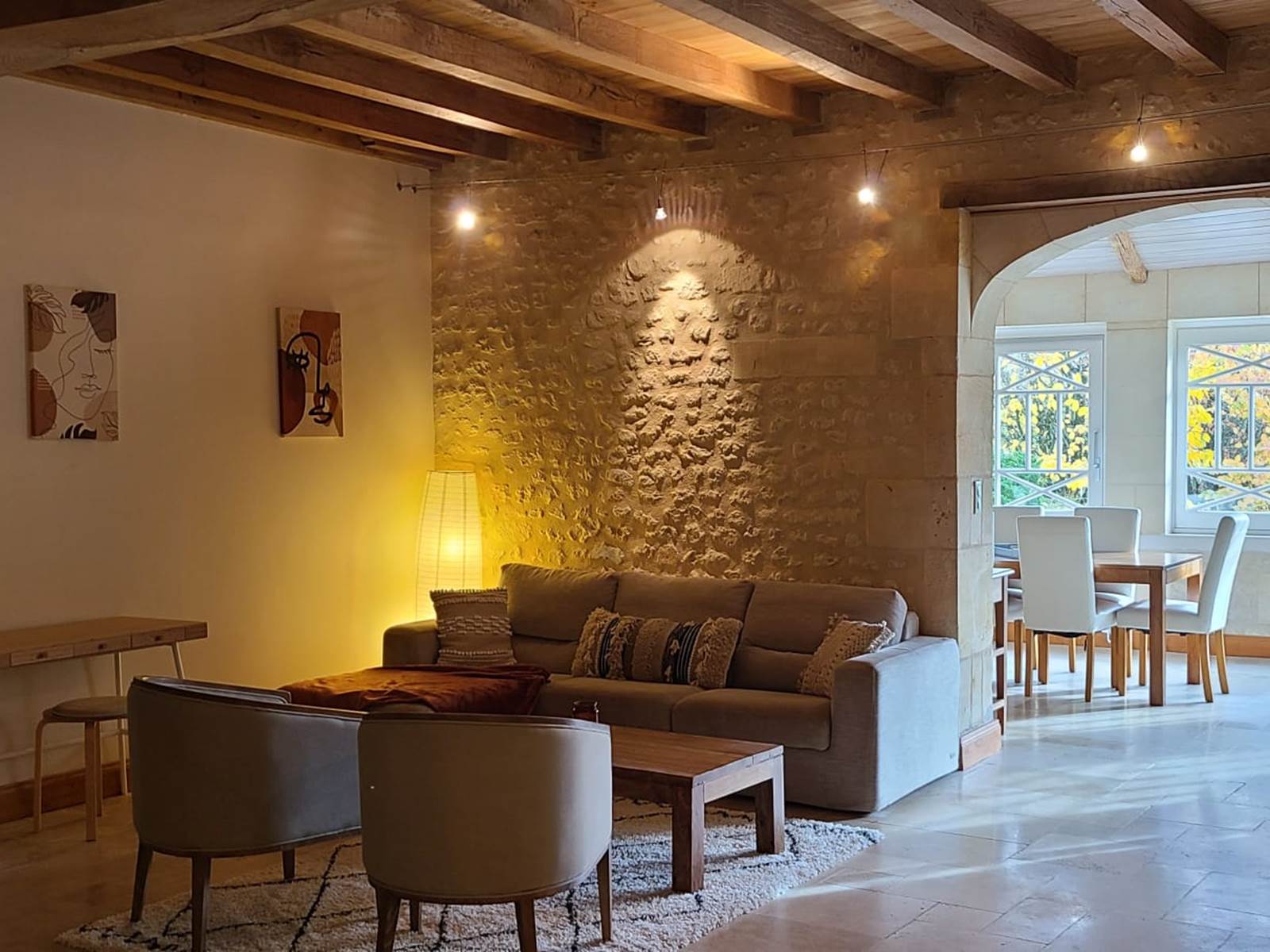 Cuisine ouverte tout équipée  Séjour spacieux et lumineux-carousel