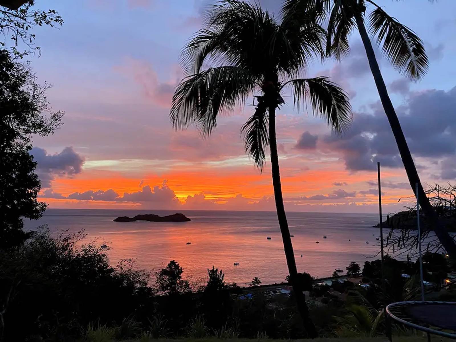 Coucher de soleil sur la Réserve Cousteau