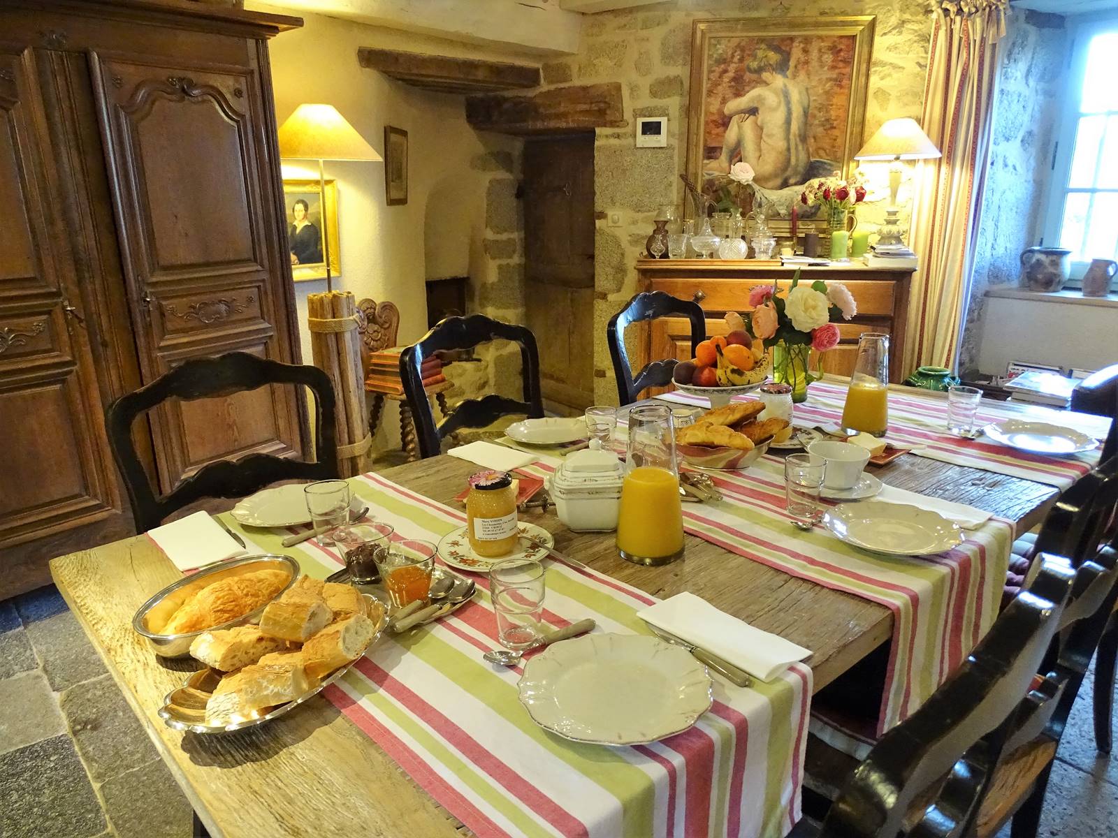 Château de Crocq, salle du petit déjeuner.
