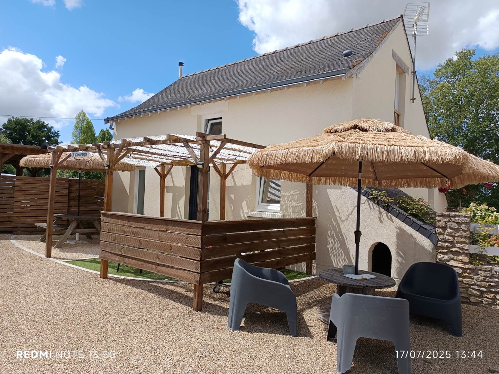 terrasse chaumière-gite-hameau-des-deux-ailes