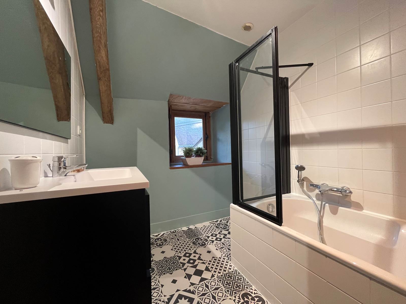 salle de bain de la chambre: Les Magnolias