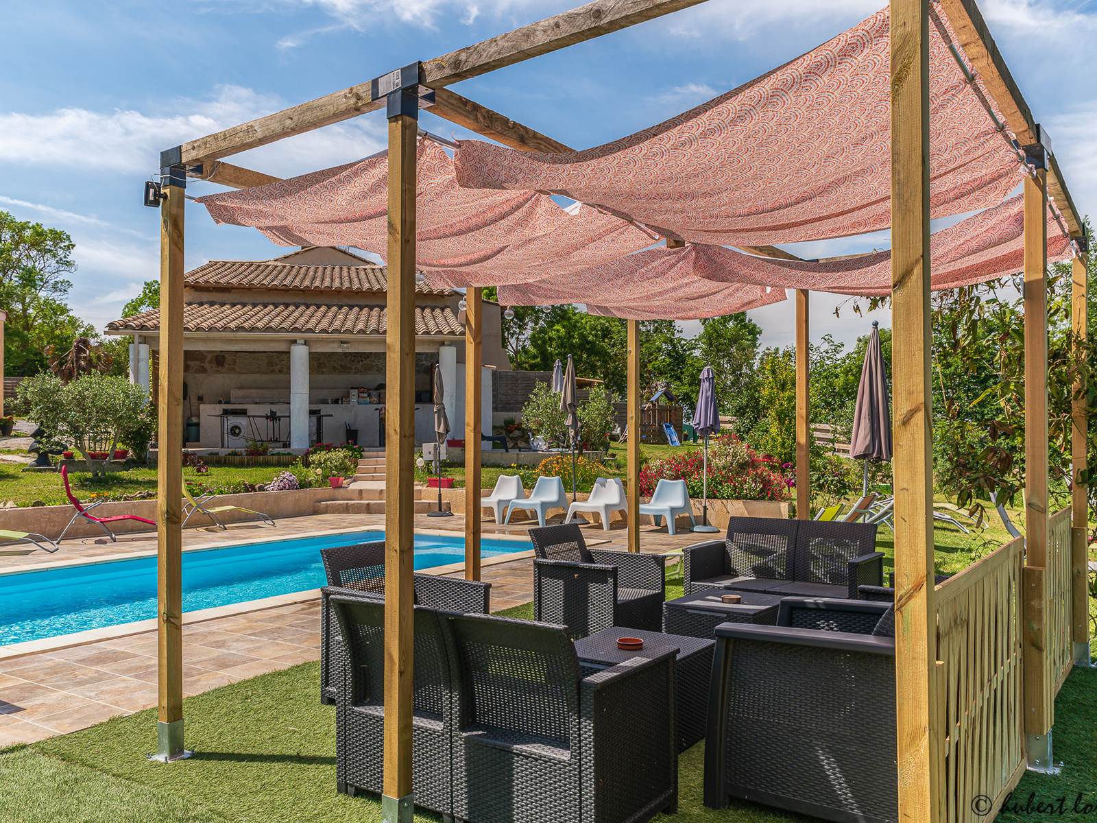 vue salon de jardin et terrasse activités