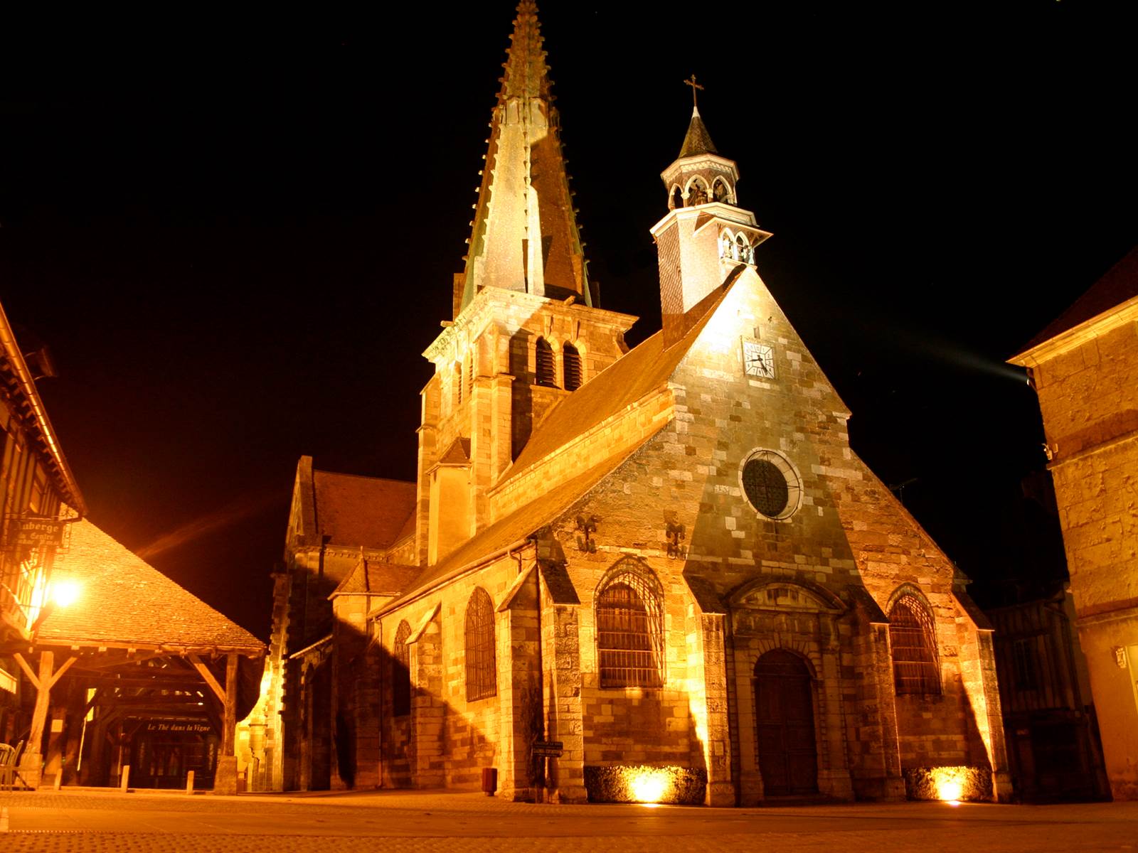 Nolay by night, près de Beaune-carousel