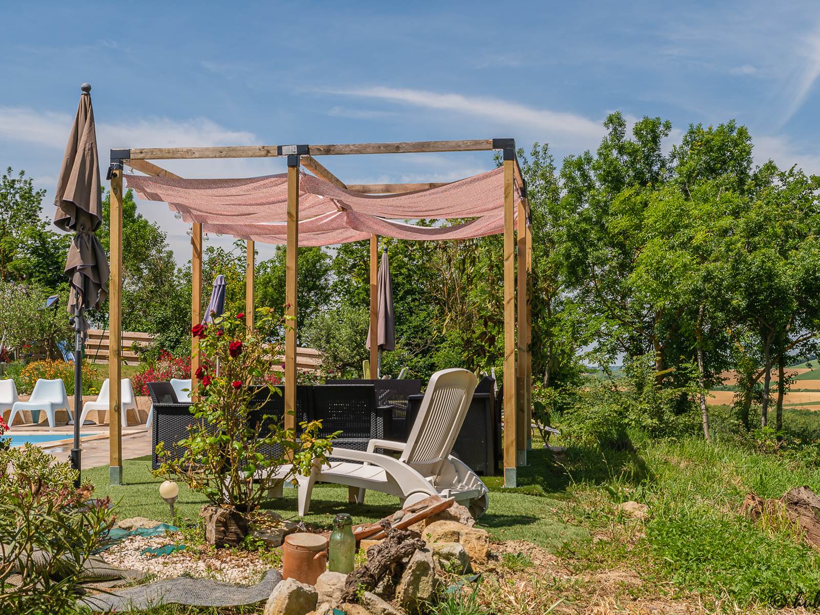 vue sur le salon jardin