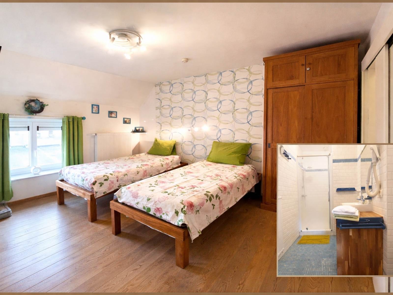 Chambre blanche et salle de douche