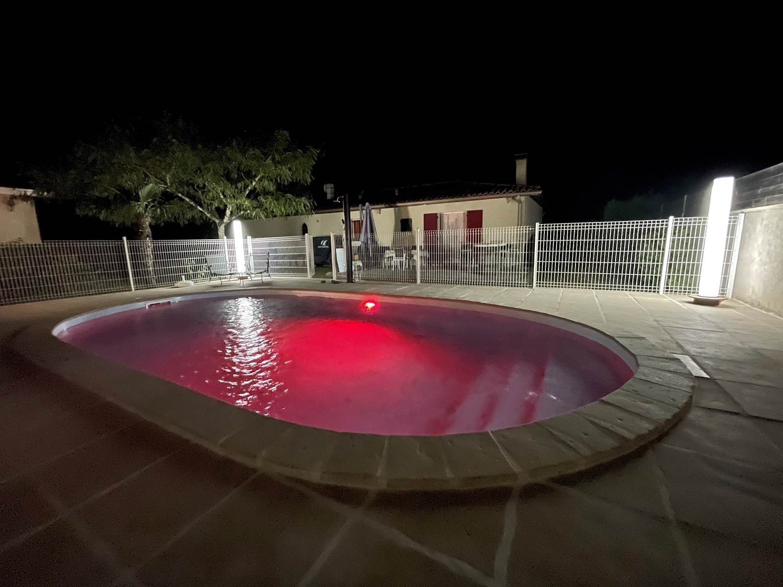 Piscine -Sans son mais lumières 1