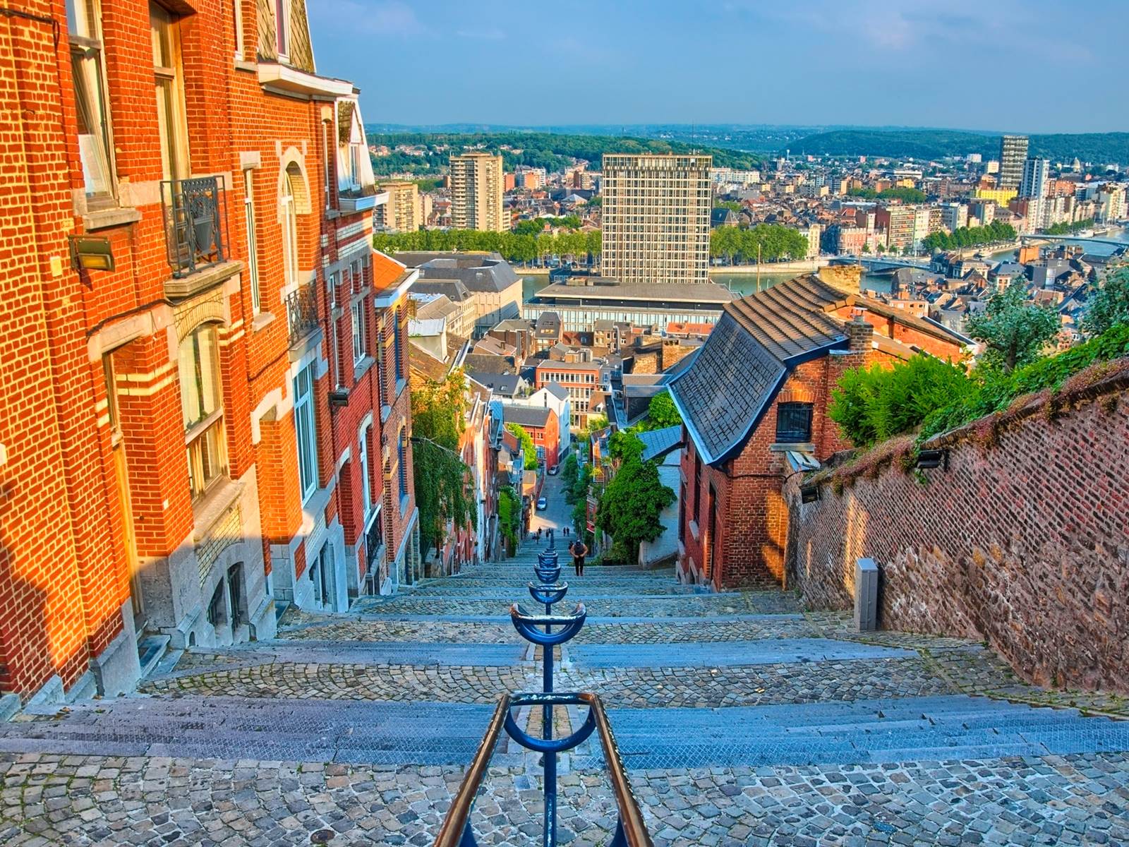 Fin de journe´e a` la Montagne de Bueren-carousel