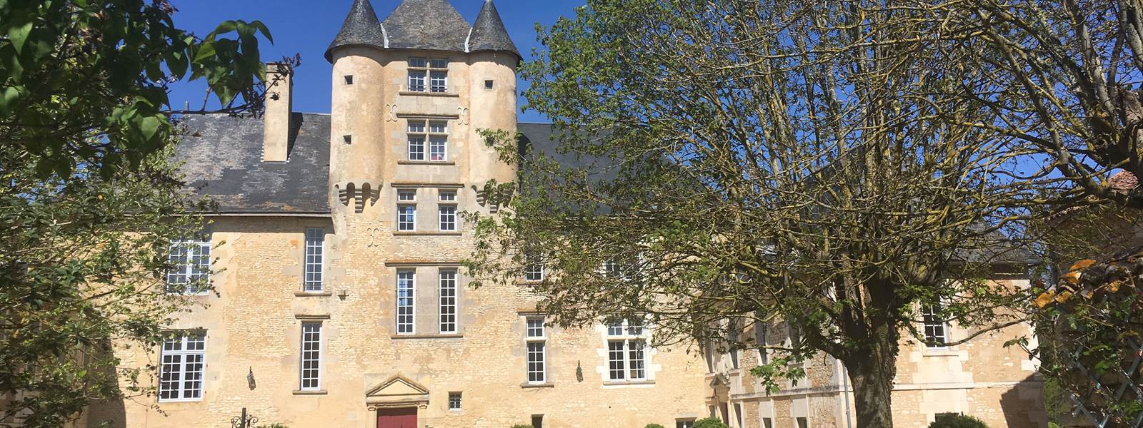 1.Château