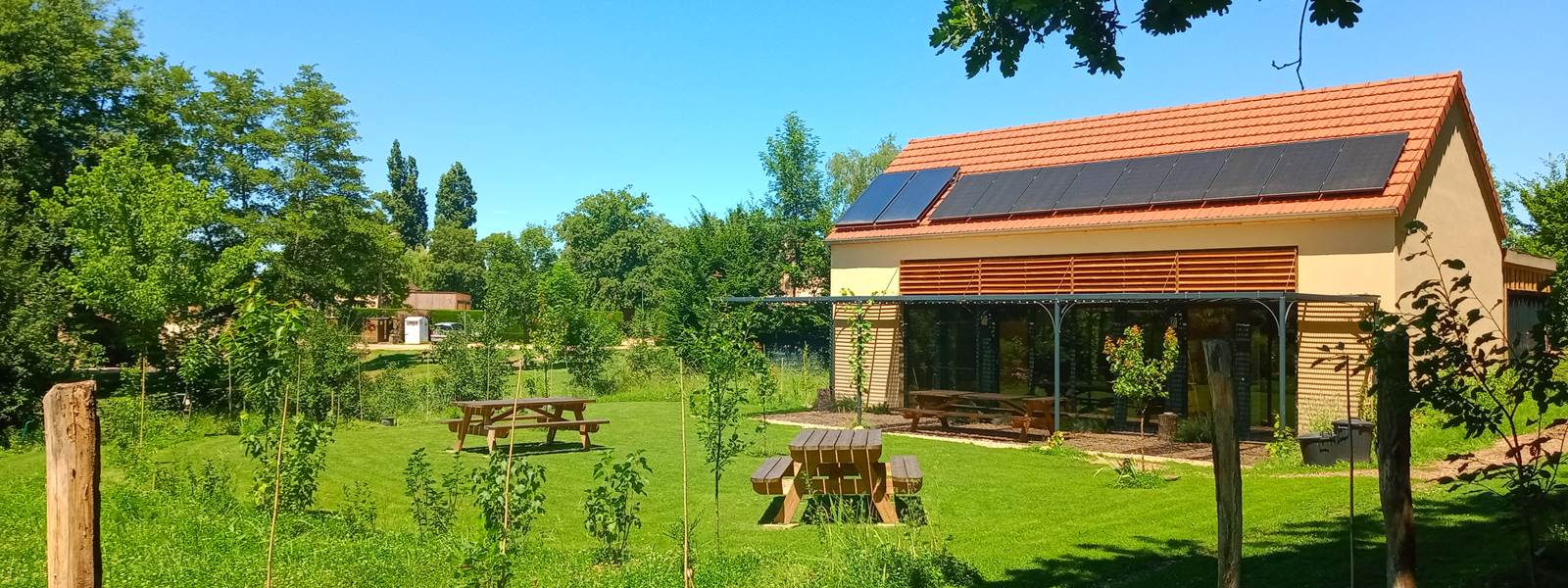 Le grand gîte et son jardin