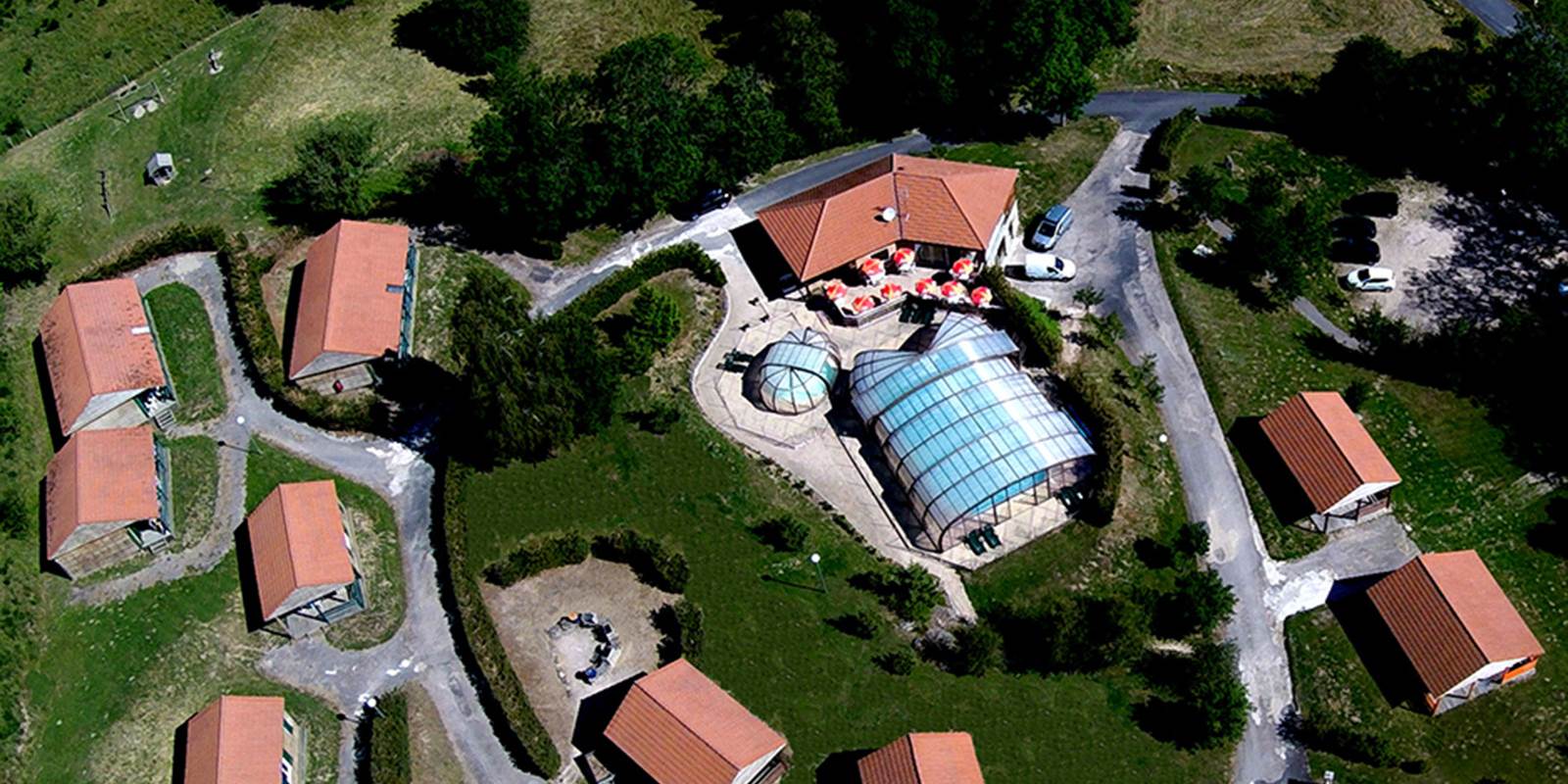 Vue accueil et piscine 3