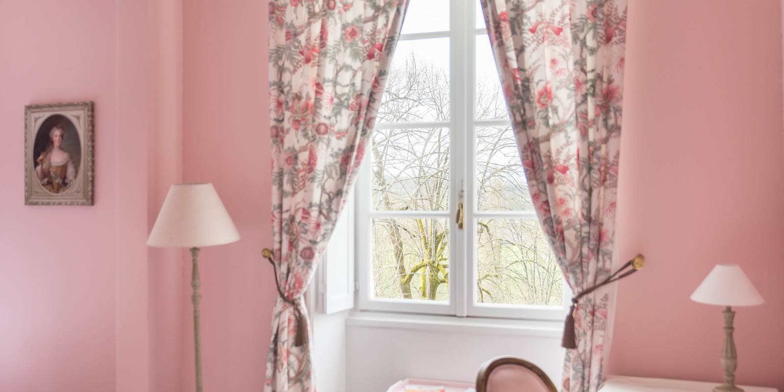 Chambre rose bureau