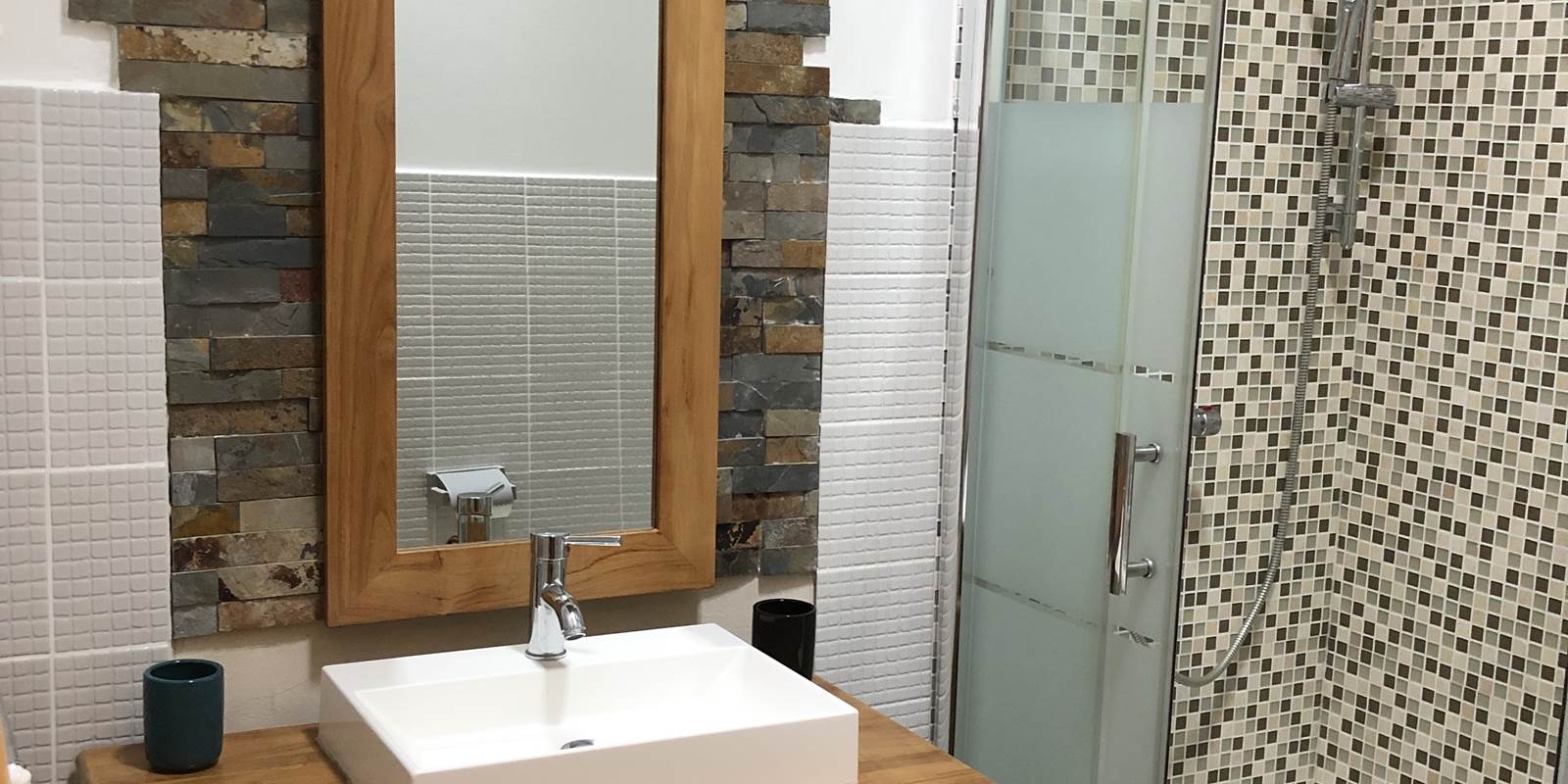 salle de bain La maison des Tisserands Villefranche de Conflent