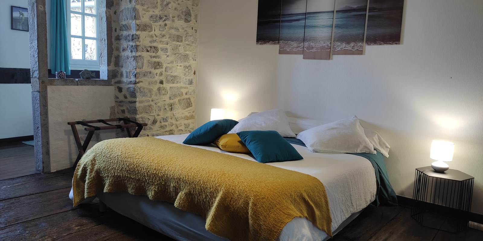 Suite Patrimoine - Authentique et apaisante avec ses murs en pierre