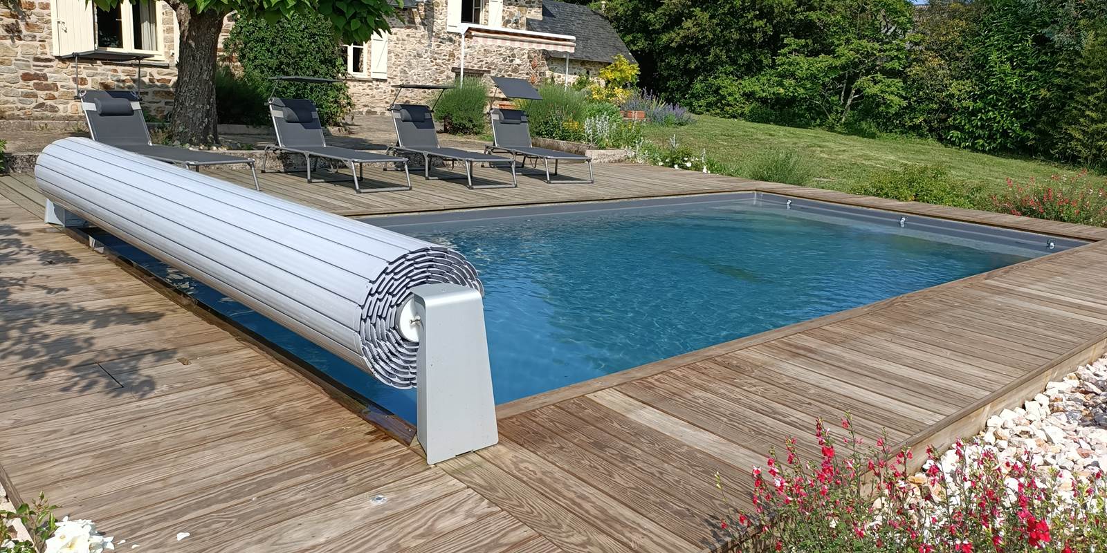 Piscine indépendante en pleine nature